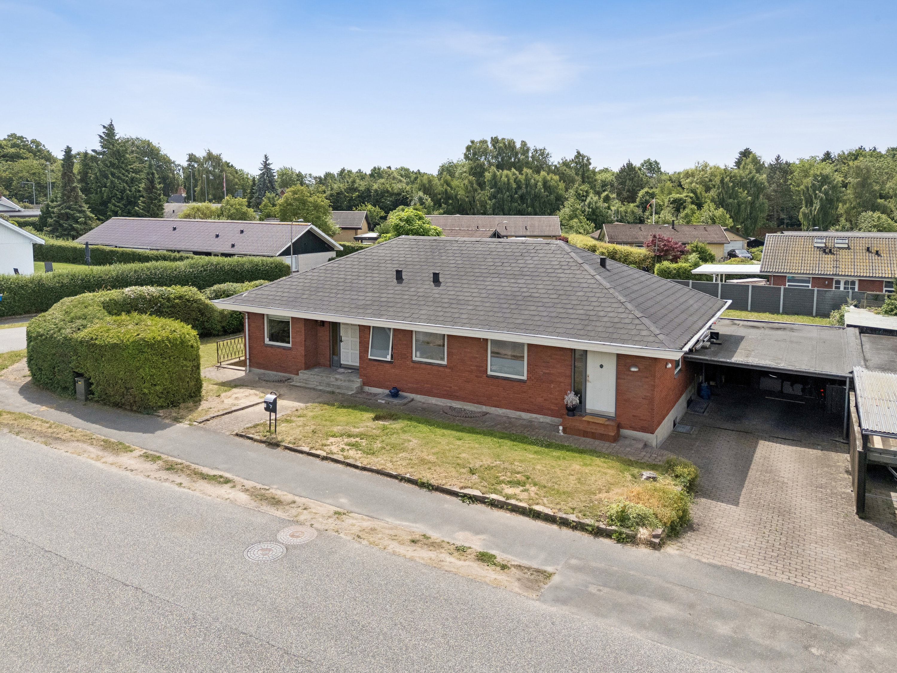 Fremhævet luftfoto billede i fuldskærmstilstand. Billede af Valmuevej 7, 4200 Slagelse