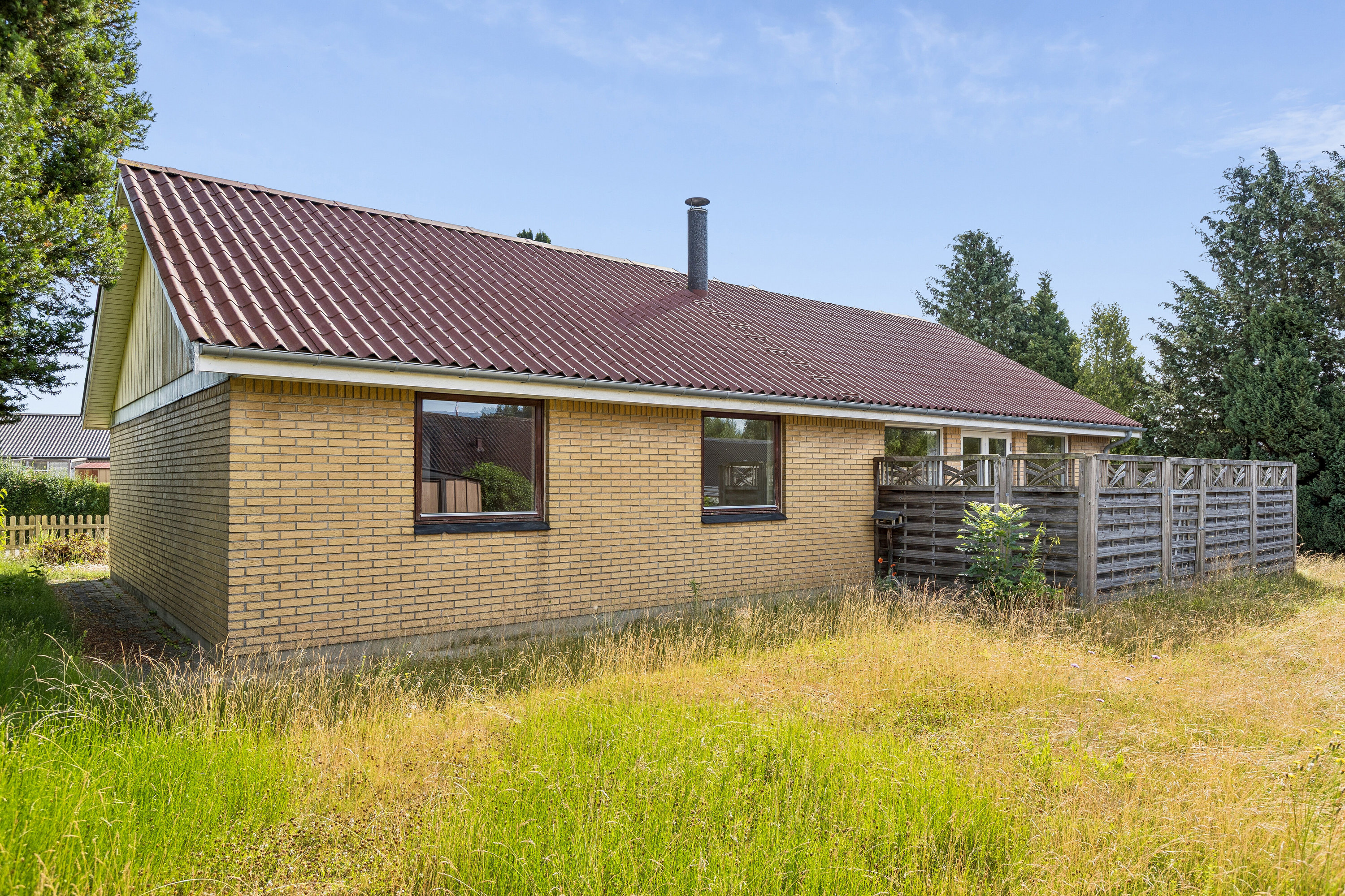 Fremhævet set fra haven billede i fuldskærmstilstand. Billede af Højgårdsvejen 31, 4690 Haslev
