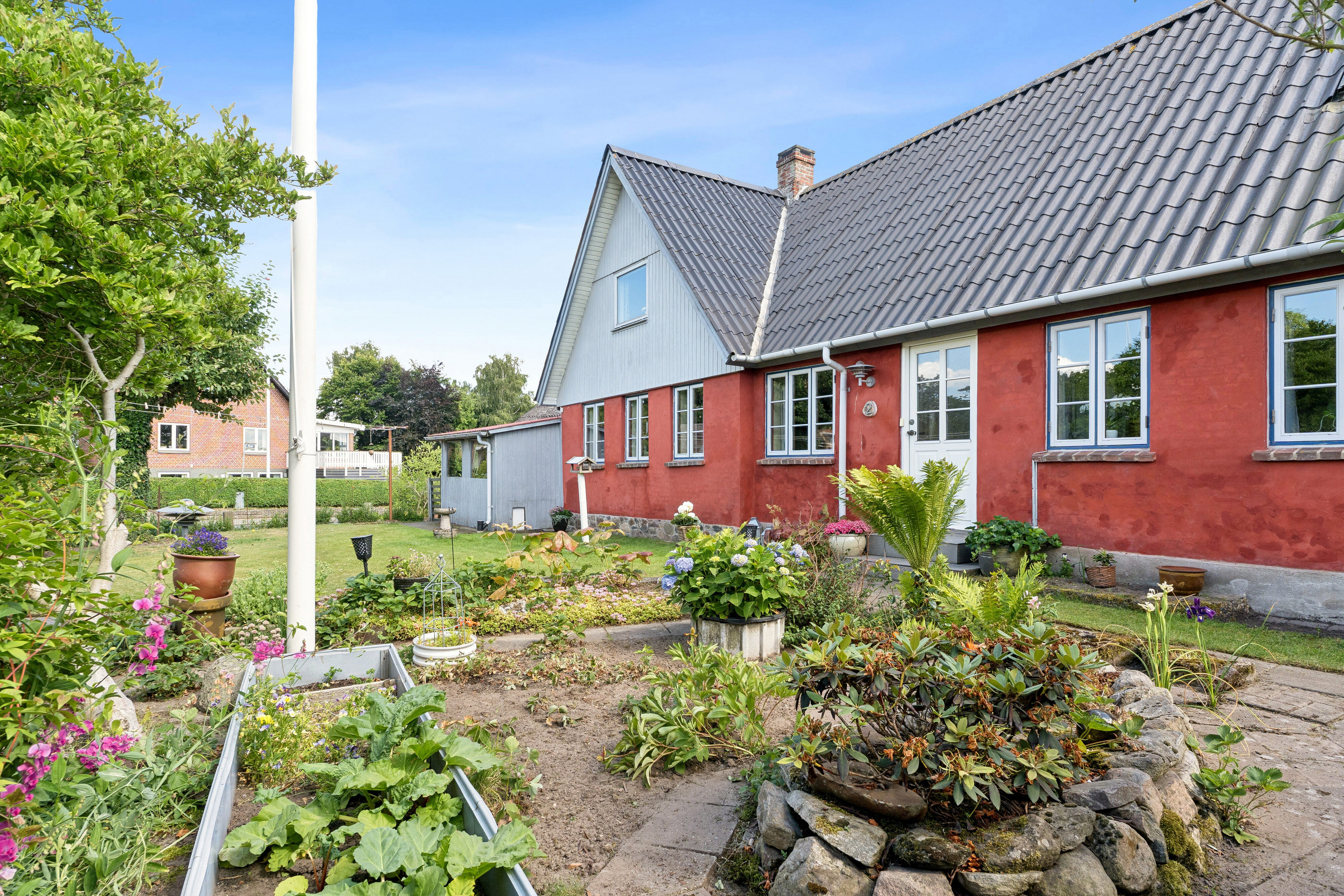 Fremhævet set fra haven billede i fuldskærmstilstand. Billede af Slussi 2, Levring, 8620 Kjellerup