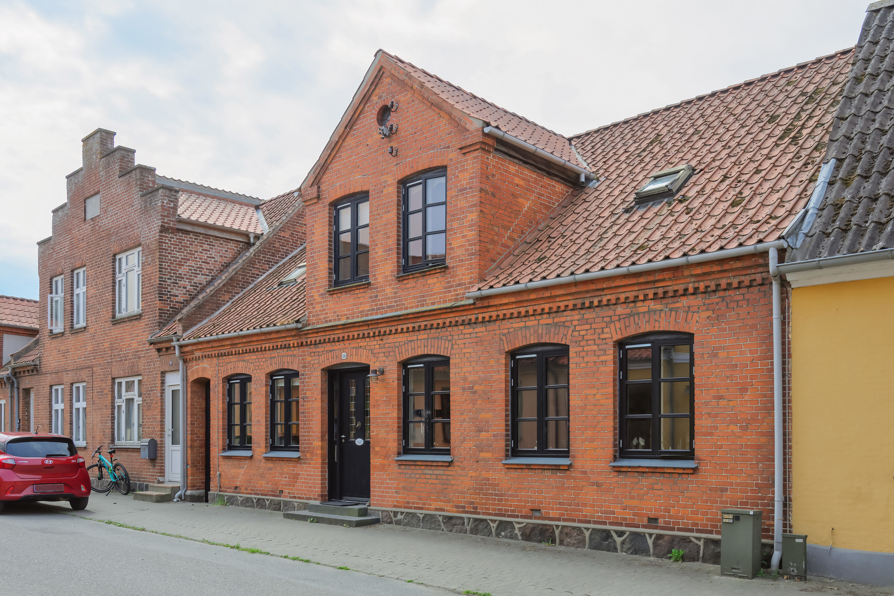 Fremhævet facade billede i fuldskærmstilstand. Billede af Møllegade 14, 4850 Stubbekøbing