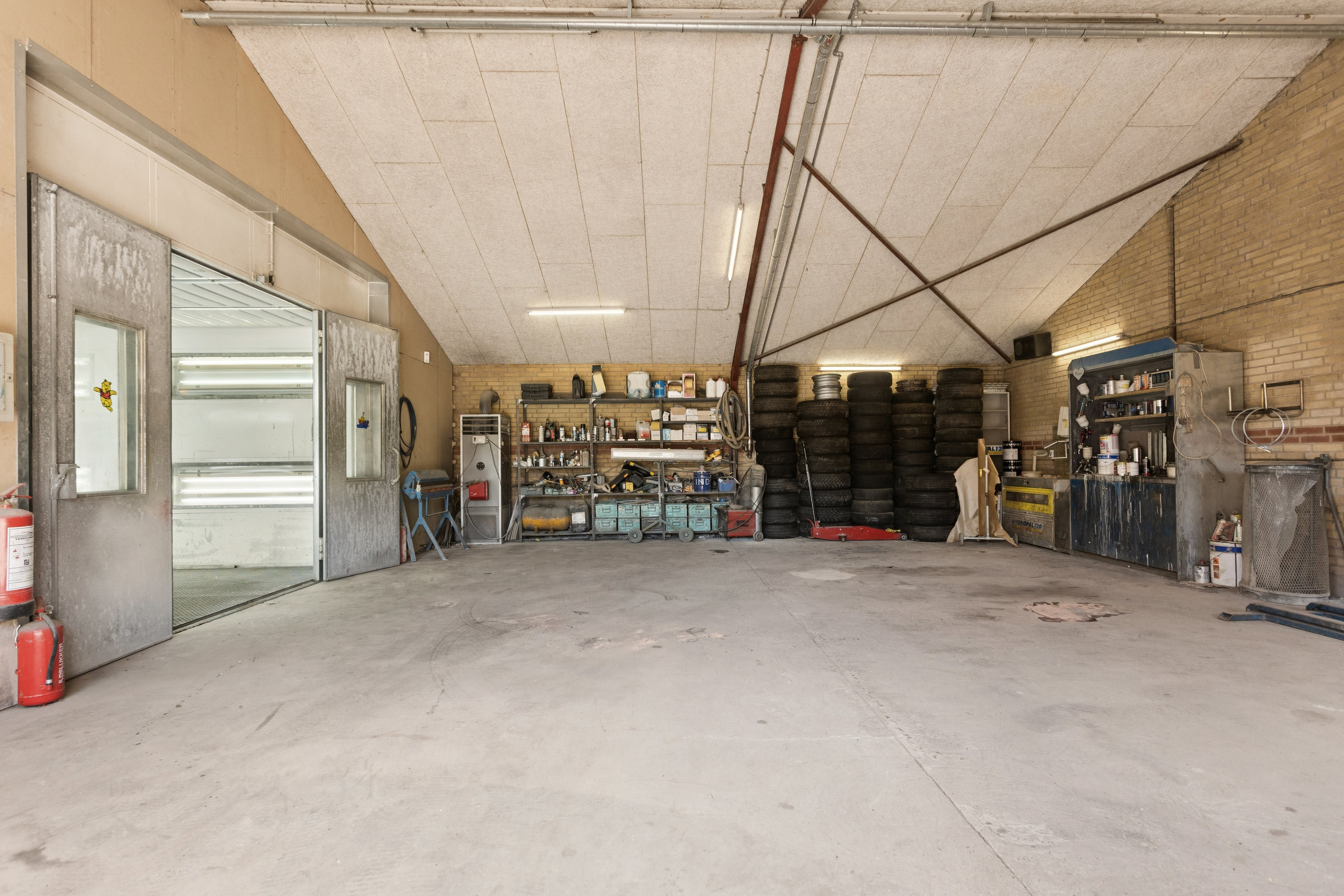 Fremhævet garage billede i fuldskærmstilstand. Billede af Lysenvej 14, Hjerk, 7870 Roslev