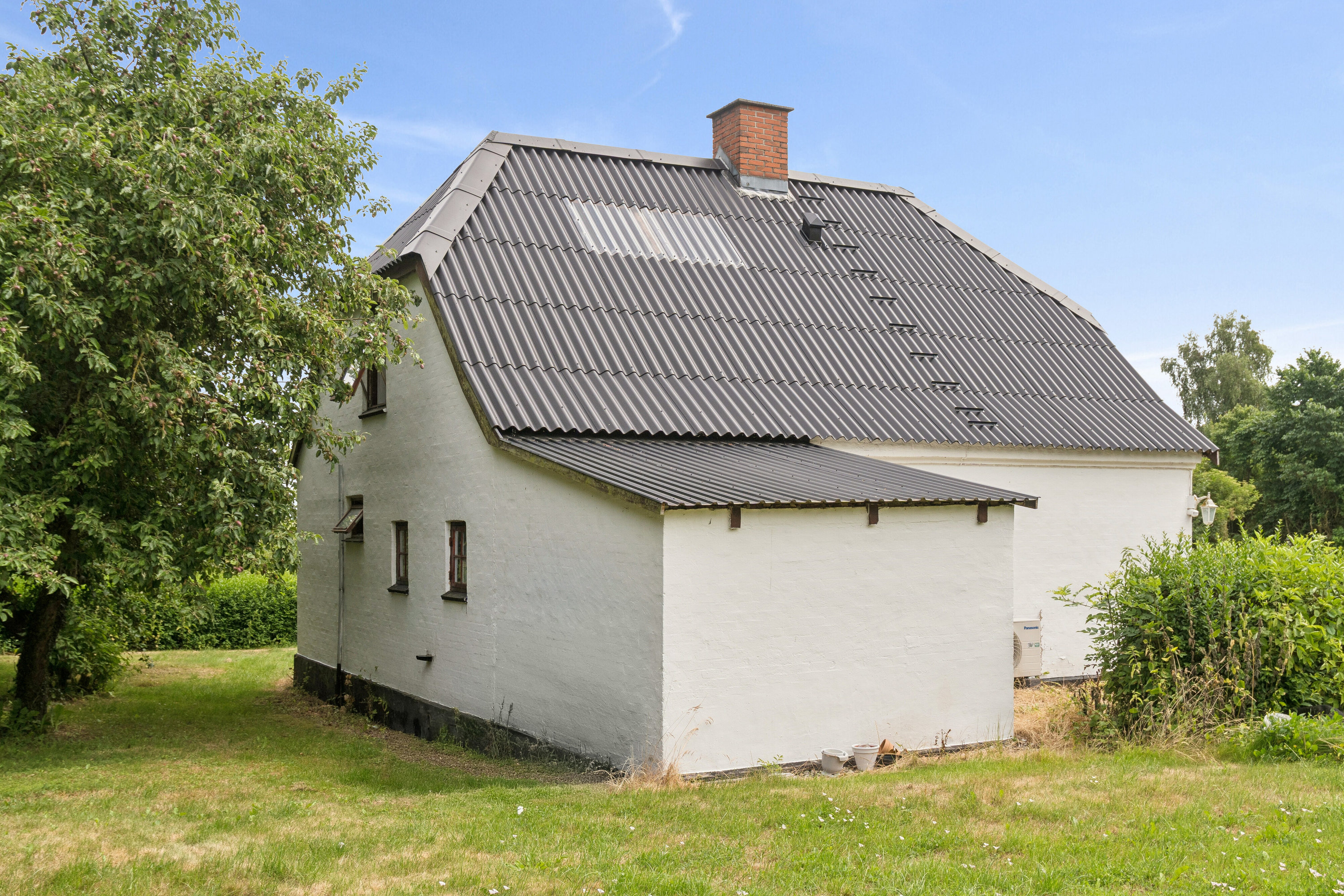 Fremhævet set fra haven billede i fuldskærmstilstand. Billede af Plejerupvej 11, 4571 Grevinge