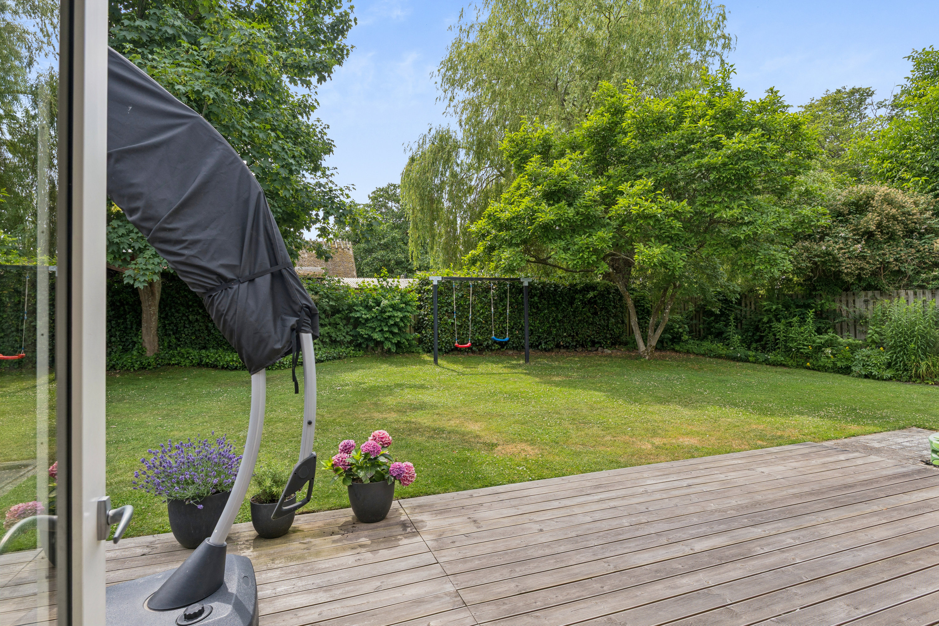 Fremhævet terrasse billede i fuldskærmstilstand. Billede af Bygaden 10B, Kirke Værløse, 3500 Værløse