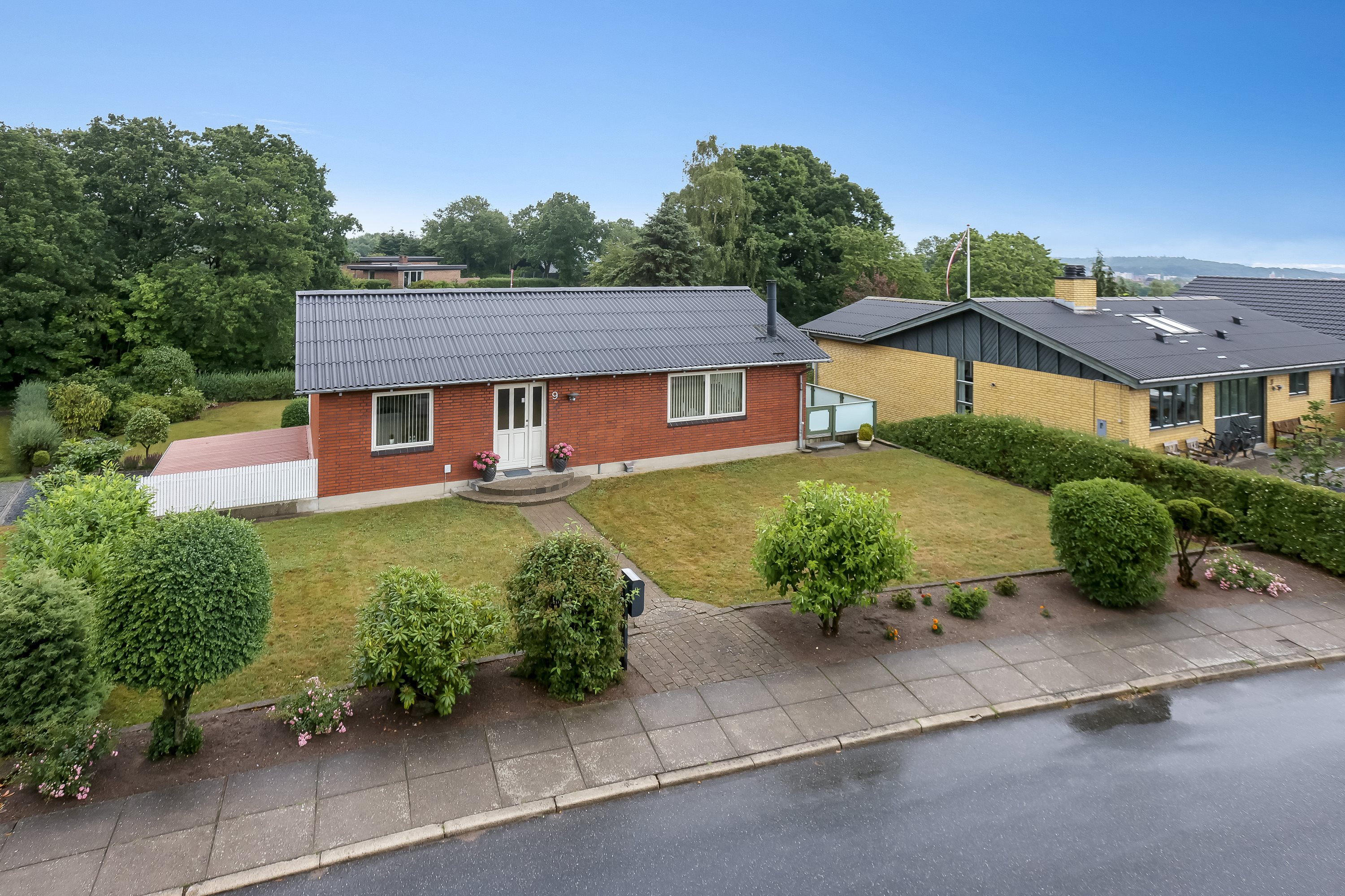 Fremhævet ejendommen billede i fuldskærmstilstand. Billede af H.C.Andersens Vej 9, 8600 Silkeborg