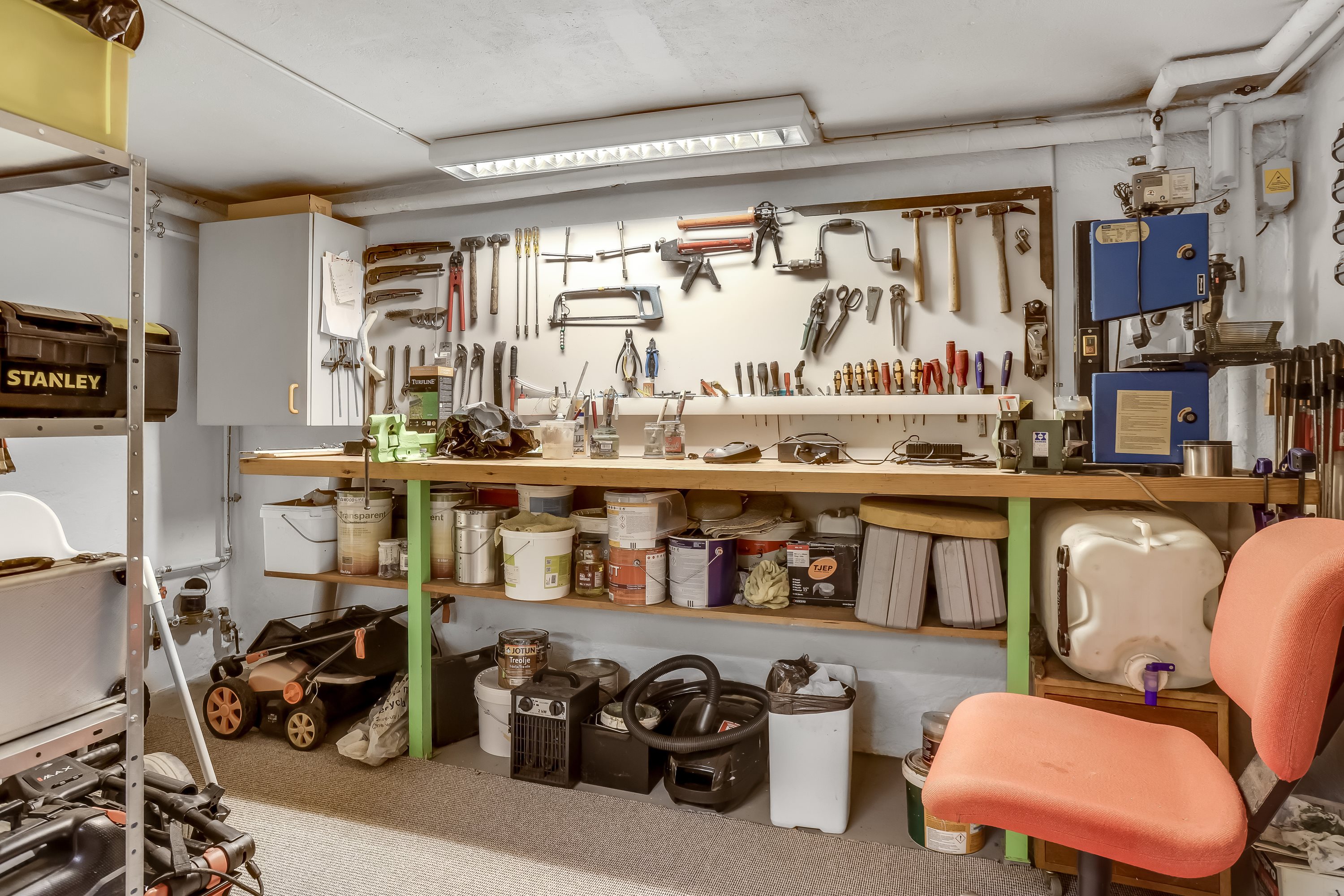 Fremhævet garage billede i fuldskærmstilstand. Billede af H.C.Andersens Vej 9, 8600 Silkeborg