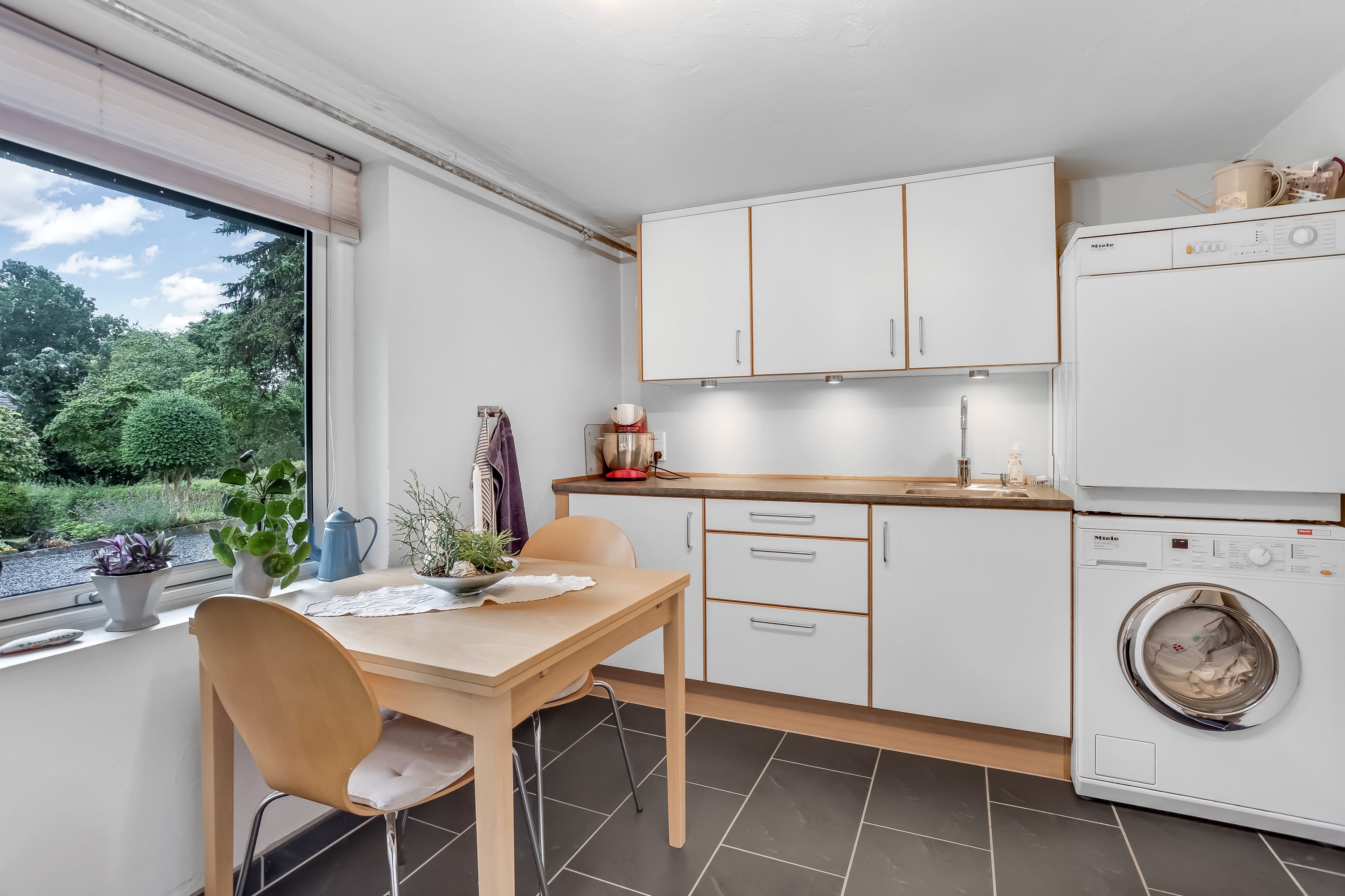 Fremhævet køkken billede i fuldskærmstilstand. Billede af H.C.Andersens Vej 9, 8600 Silkeborg