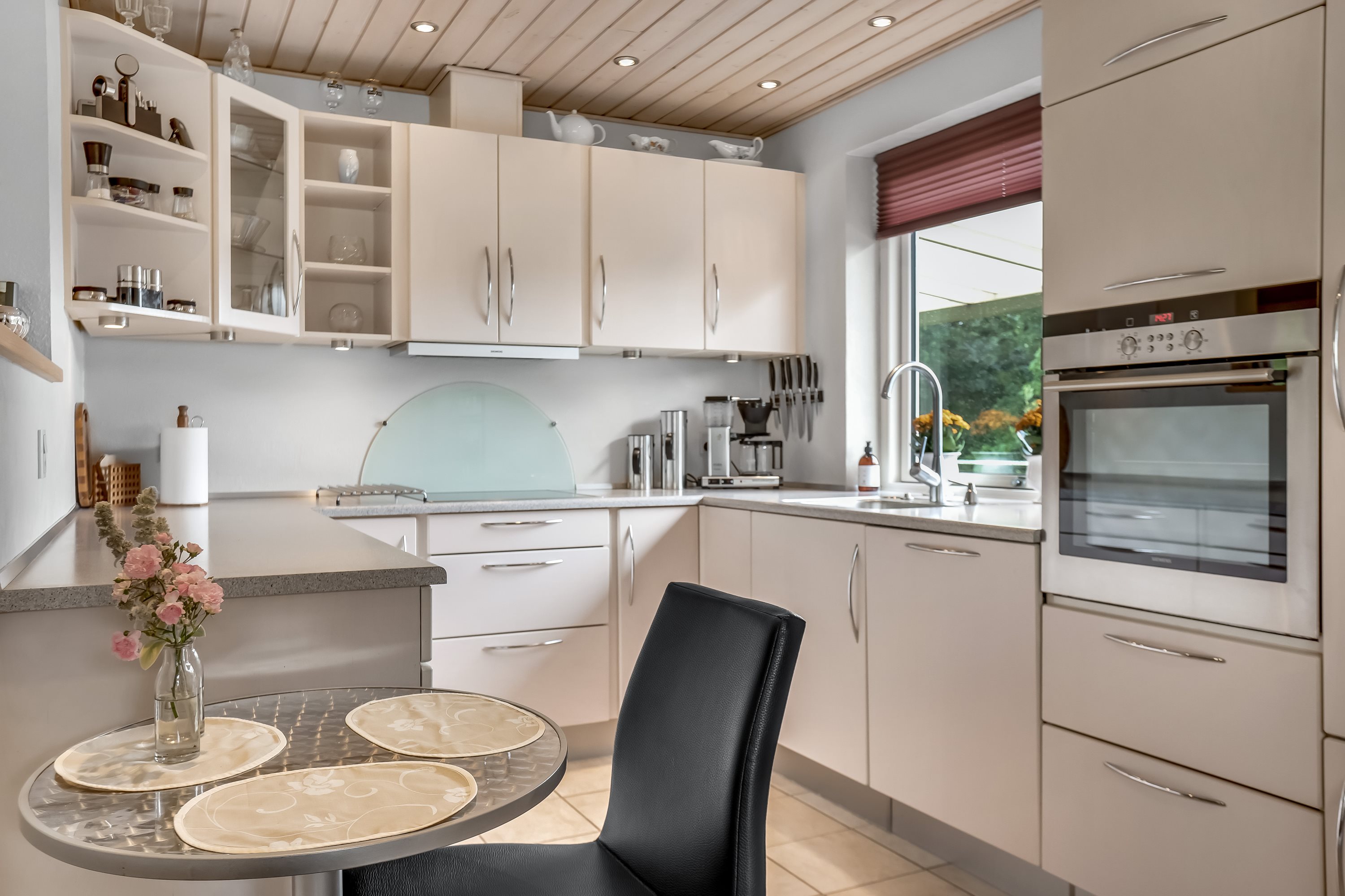 Fremhævet køkken billede i fuldskærmstilstand. Billede af H.C.Andersens Vej 9, 8600 Silkeborg