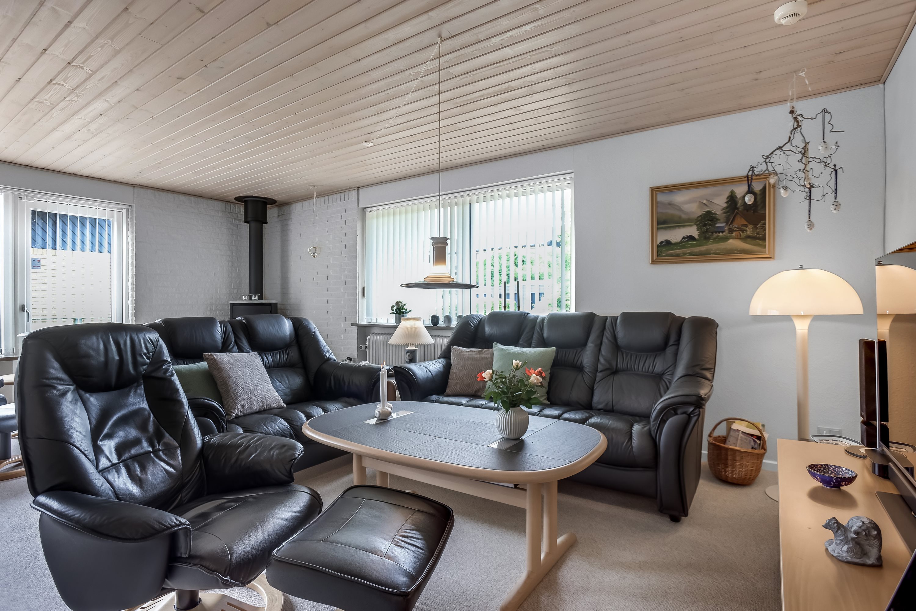 Fremhævet stue billede i fuldskærmstilstand. Billede af H.C.Andersens Vej 9, 8600 Silkeborg