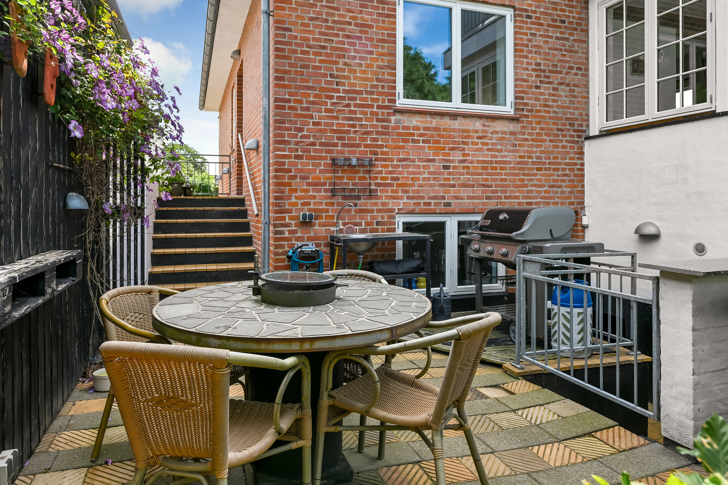 Fremhævet terrasse billede i fuldskærmstilstand. Billede af Østervinge 24, +24A., 6700 Esbjerg