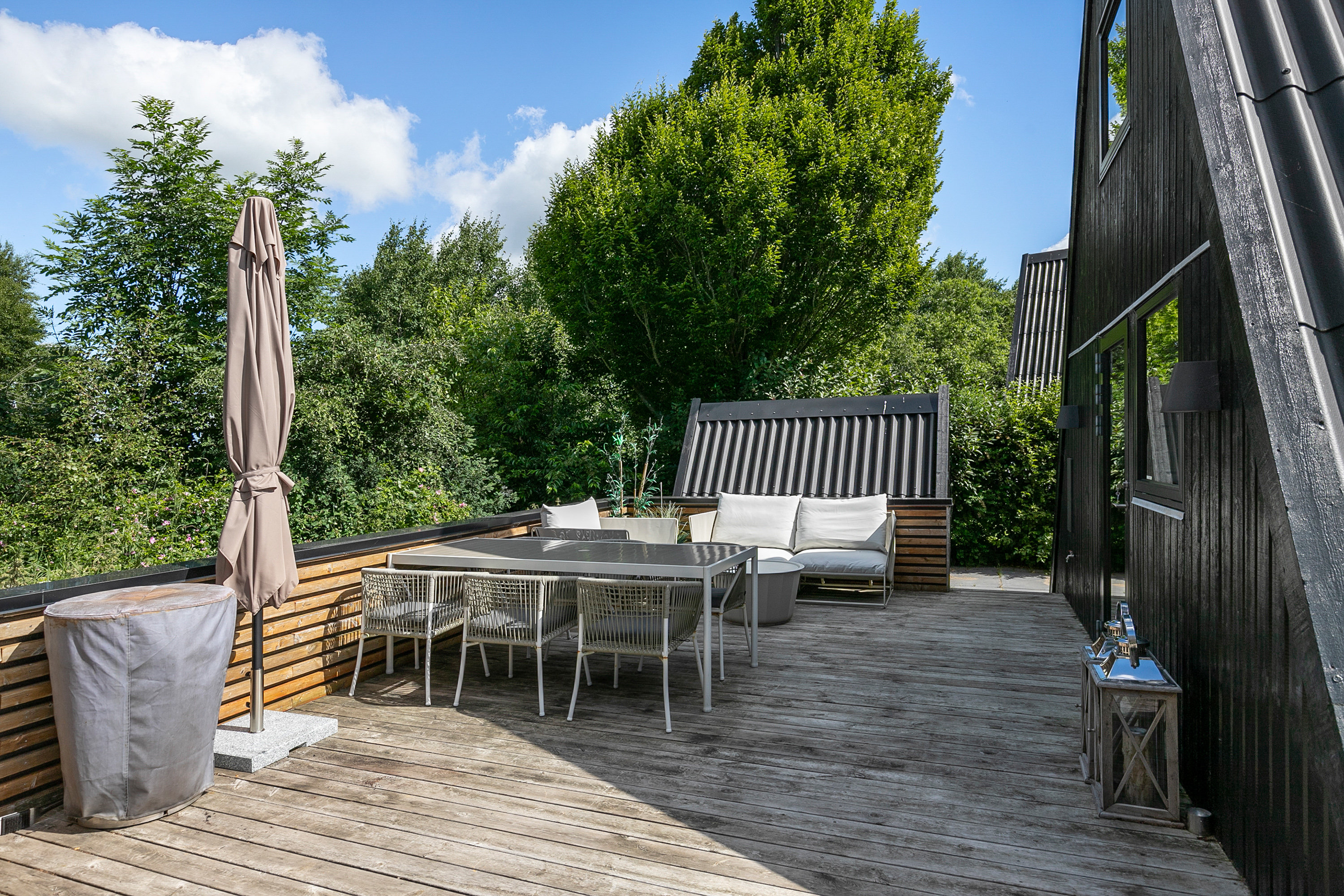 Fremhævet terrasse billede i fuldskærmstilstand. Billede af Golfsvinget 97, Gatten, 9640 Farsø