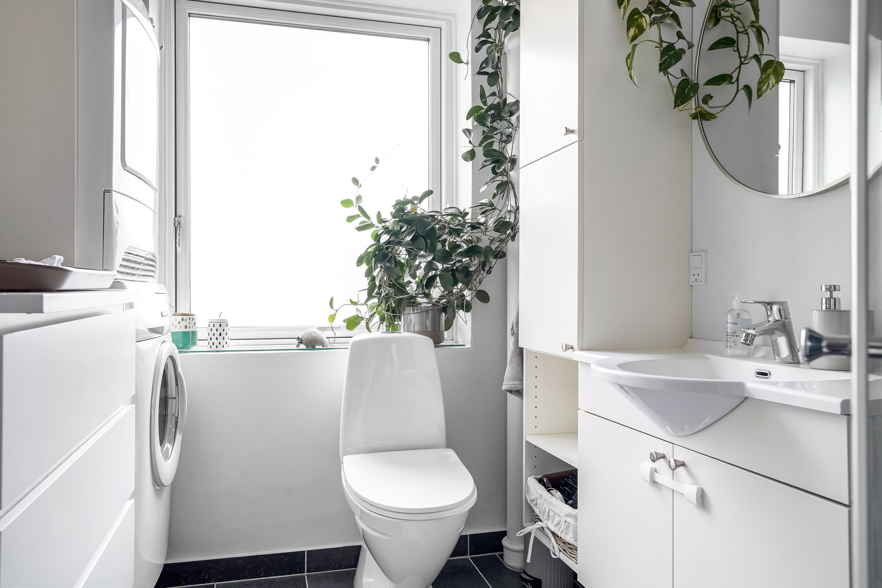 Fremhævet toilet billede i fuldskærmstilstand. Billede af Valdemarsgade 13, 1., 5000 Odense C