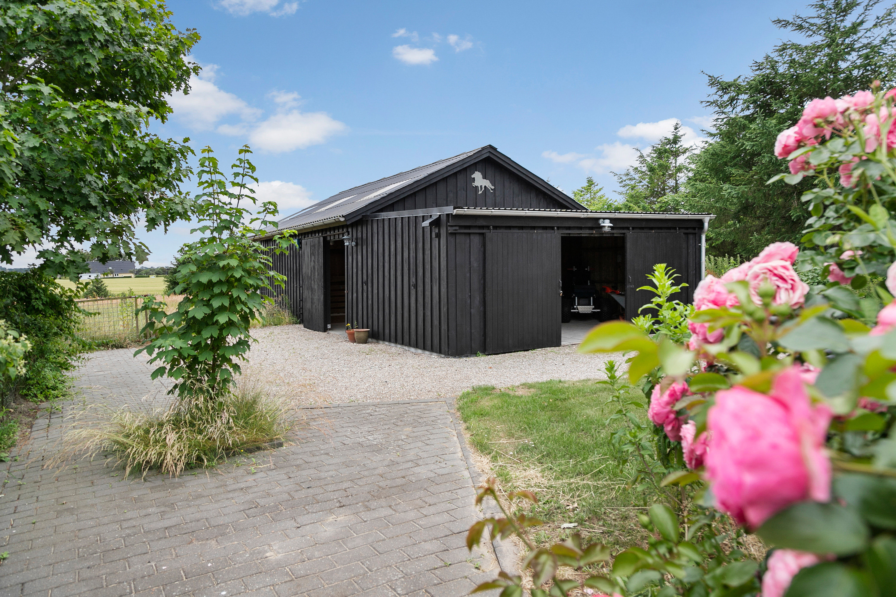 Fremhævet facade billede i fuldskærmstilstand. Billede af Slettestrandvej 28, Hjortdal, 9690 Fjerritslev