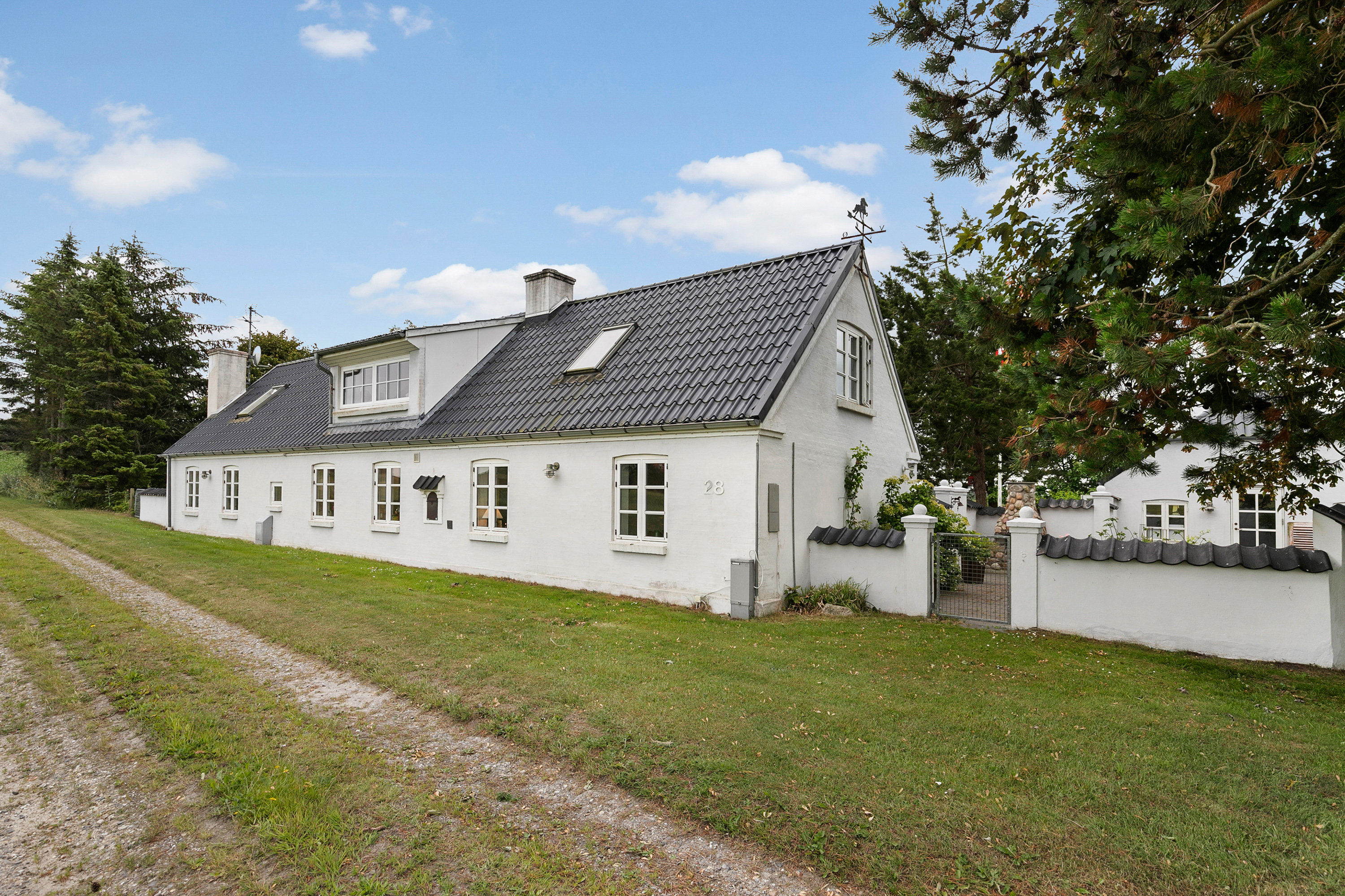 Fremhævet facade billede i fuldskærmstilstand. Billede af Slettestrandvej 28, Hjortdal, 9690 Fjerritslev