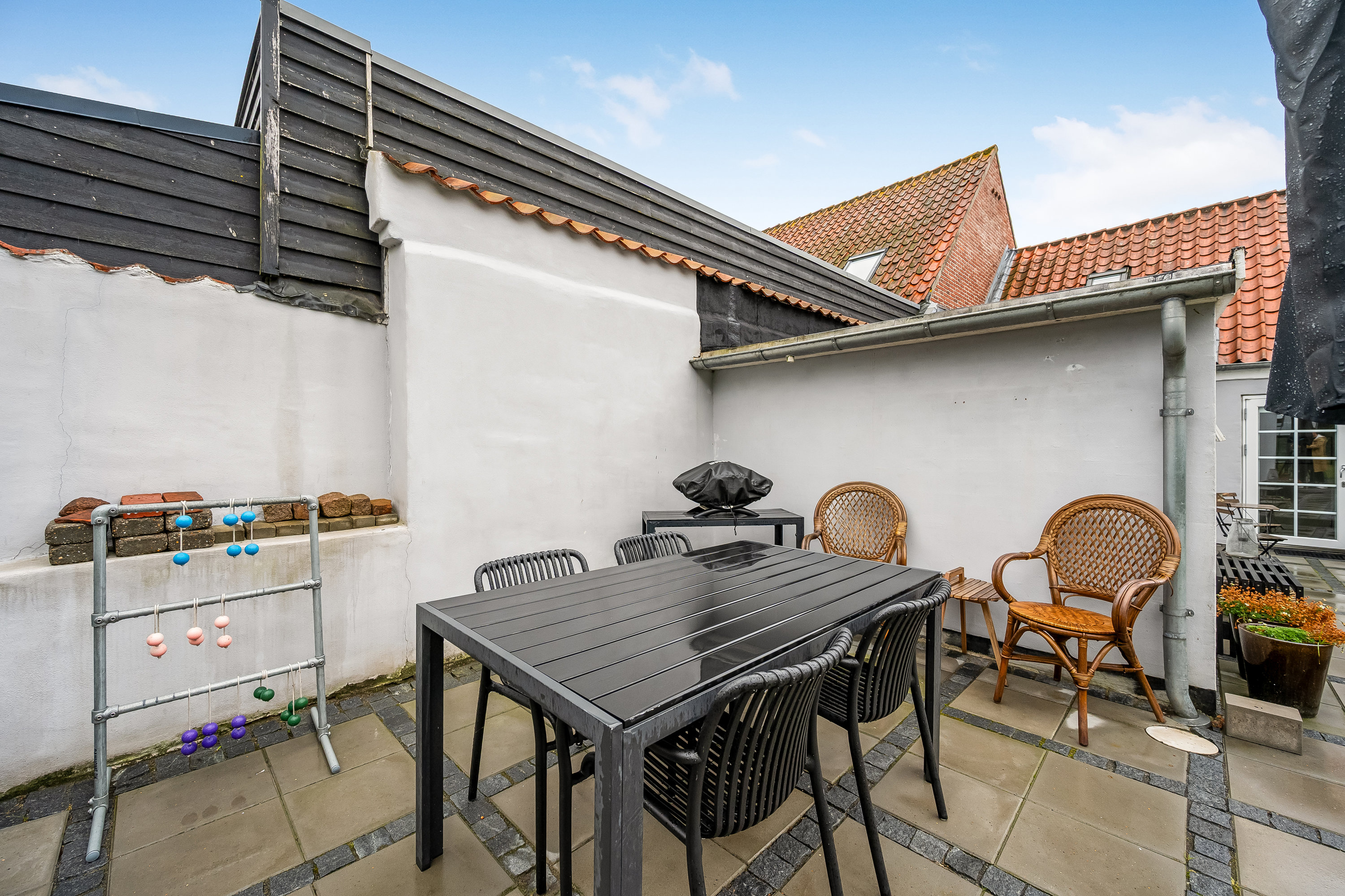 Fremhævet terrasse billede i fuldskærmstilstand. Billede af Kongevejen 25, 6950 Ringkøbing