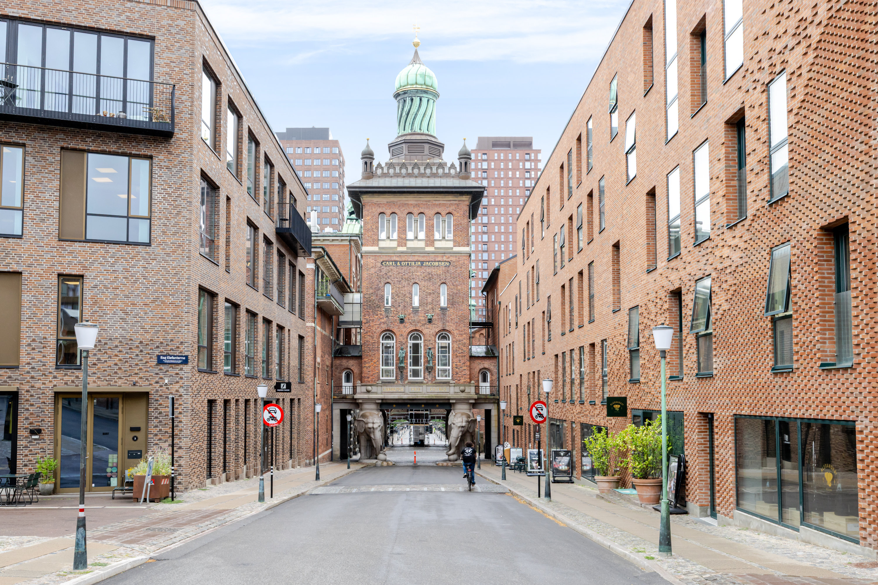 Fremhævet andet billede i fuldskærmstilstand. Billede af Ottilia Jacobsens Plads 9, 1. tv., 1799 København V