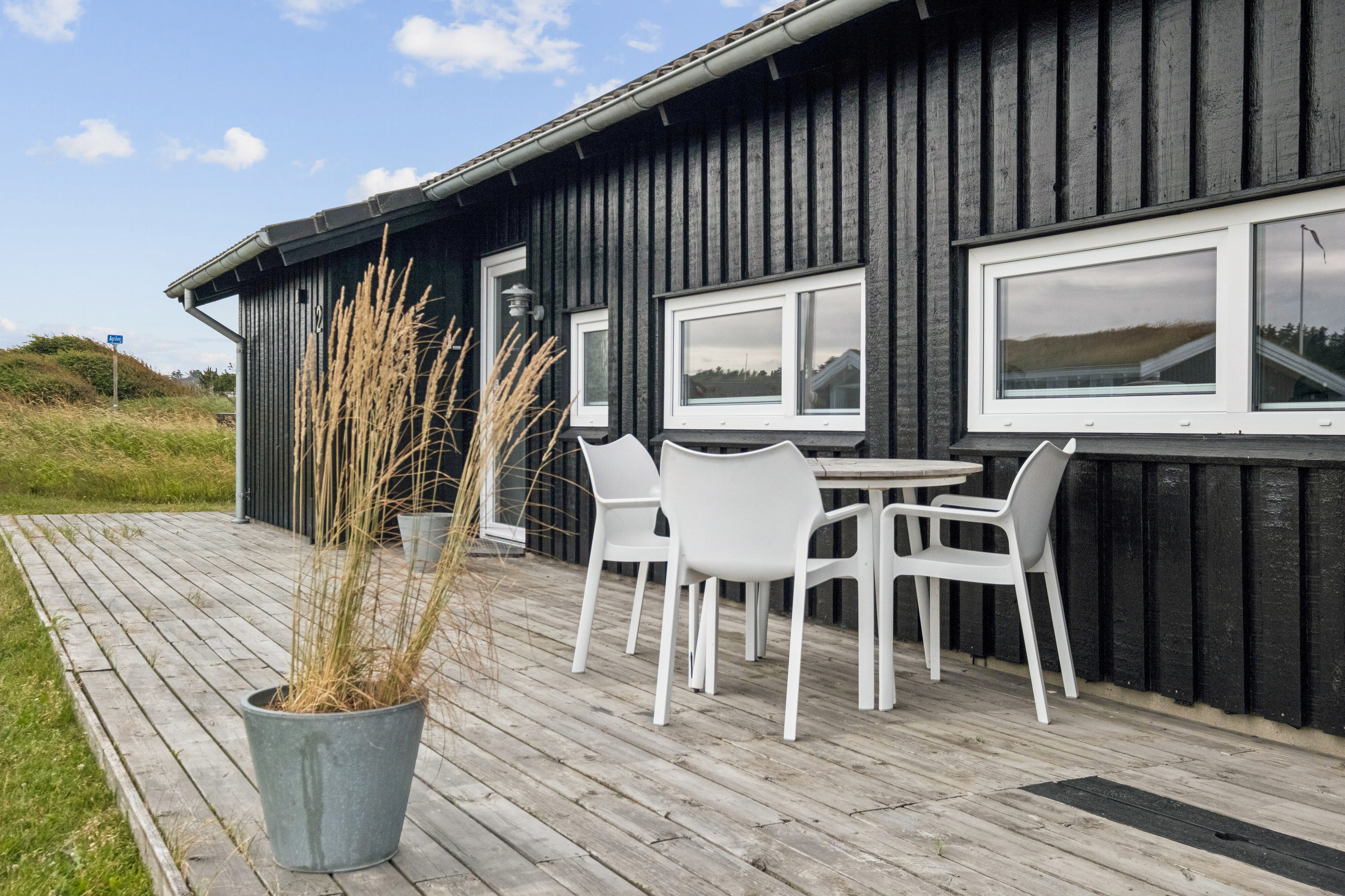Fremhævet terrasse billede i fuldskærmstilstand. Billede af Aprilvej 12, Skal Klit, 9800 Hjørring