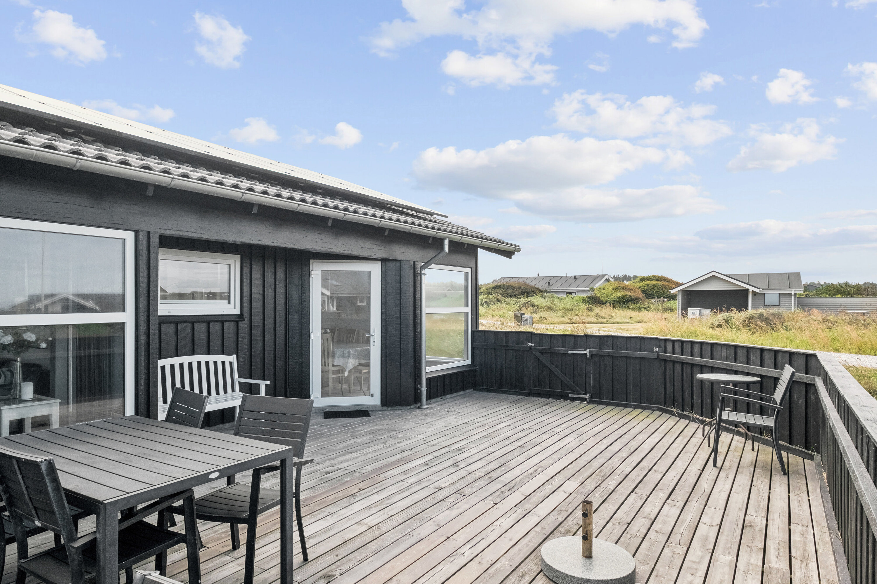 Fremhævet terrasse billede i fuldskærmstilstand. Billede af Aprilvej 12, Skal Klit, 9800 Hjørring