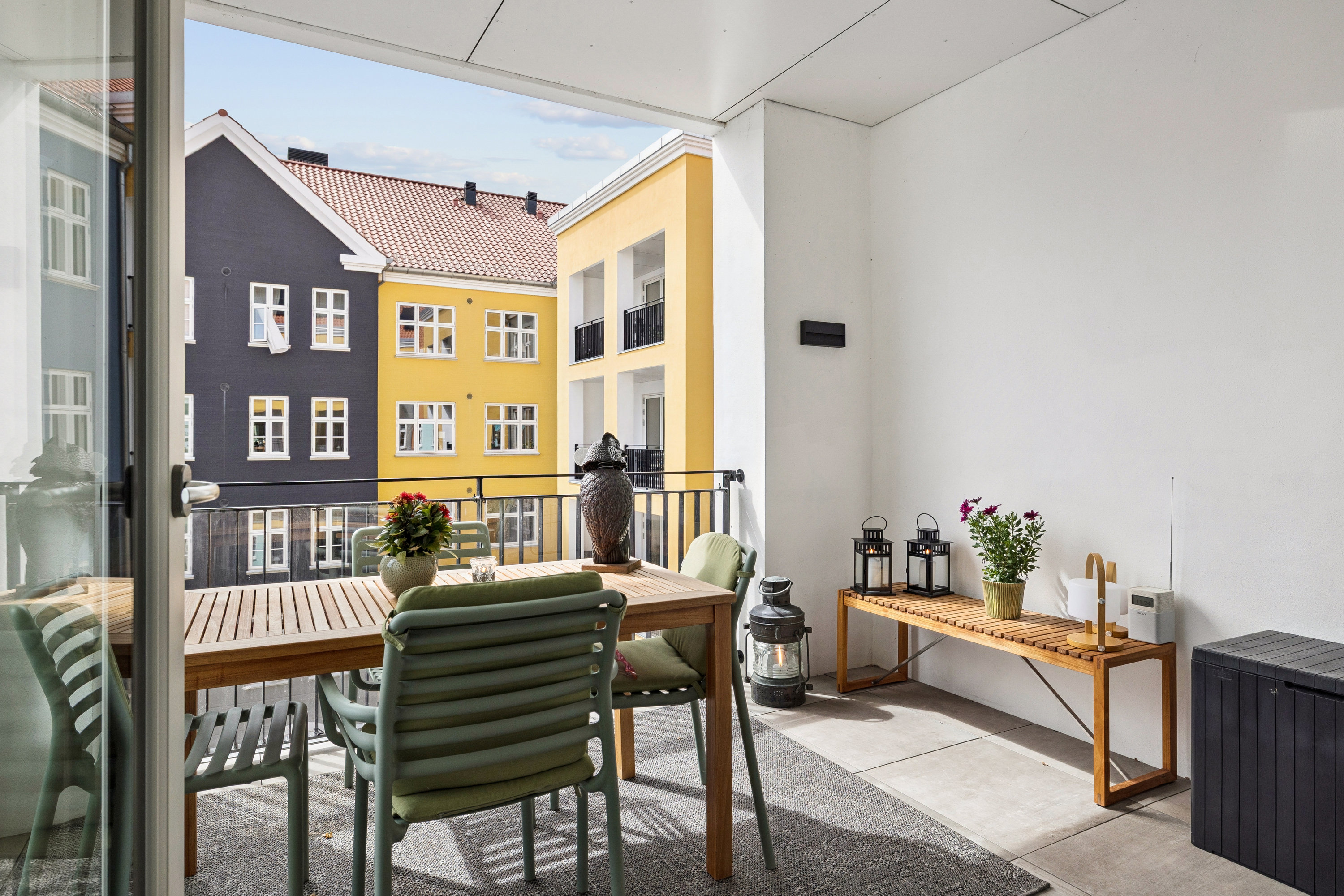 Fremhævet altan billede i fuldskærmstilstand. Billede af Lille Nyhavn 2, 3. tv., 8660 Skanderborg