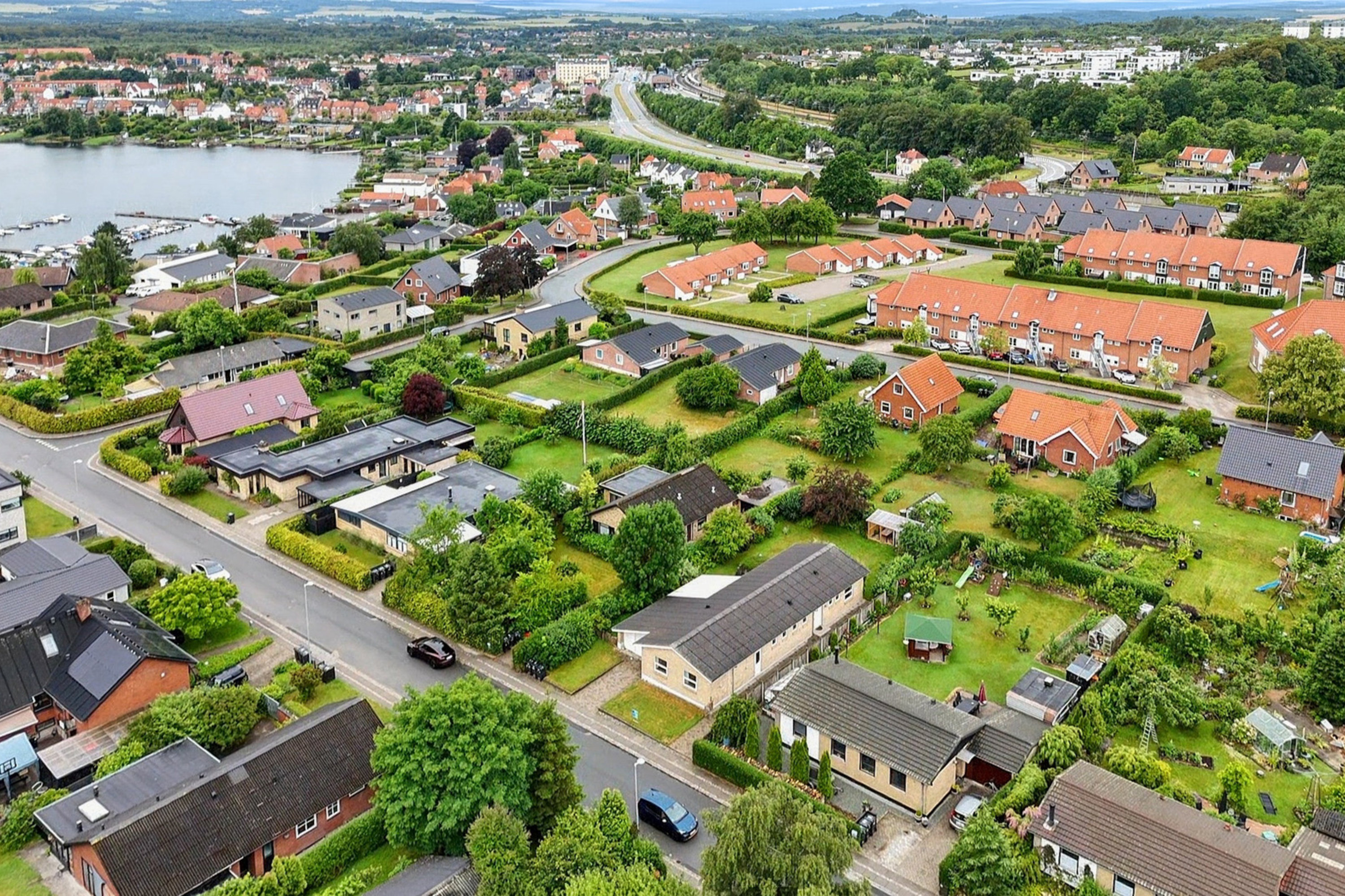Fremhævet luftfoto billede i fuldskærmstilstand. Billede af Fredensborgvej 9, 8660 Skanderborg