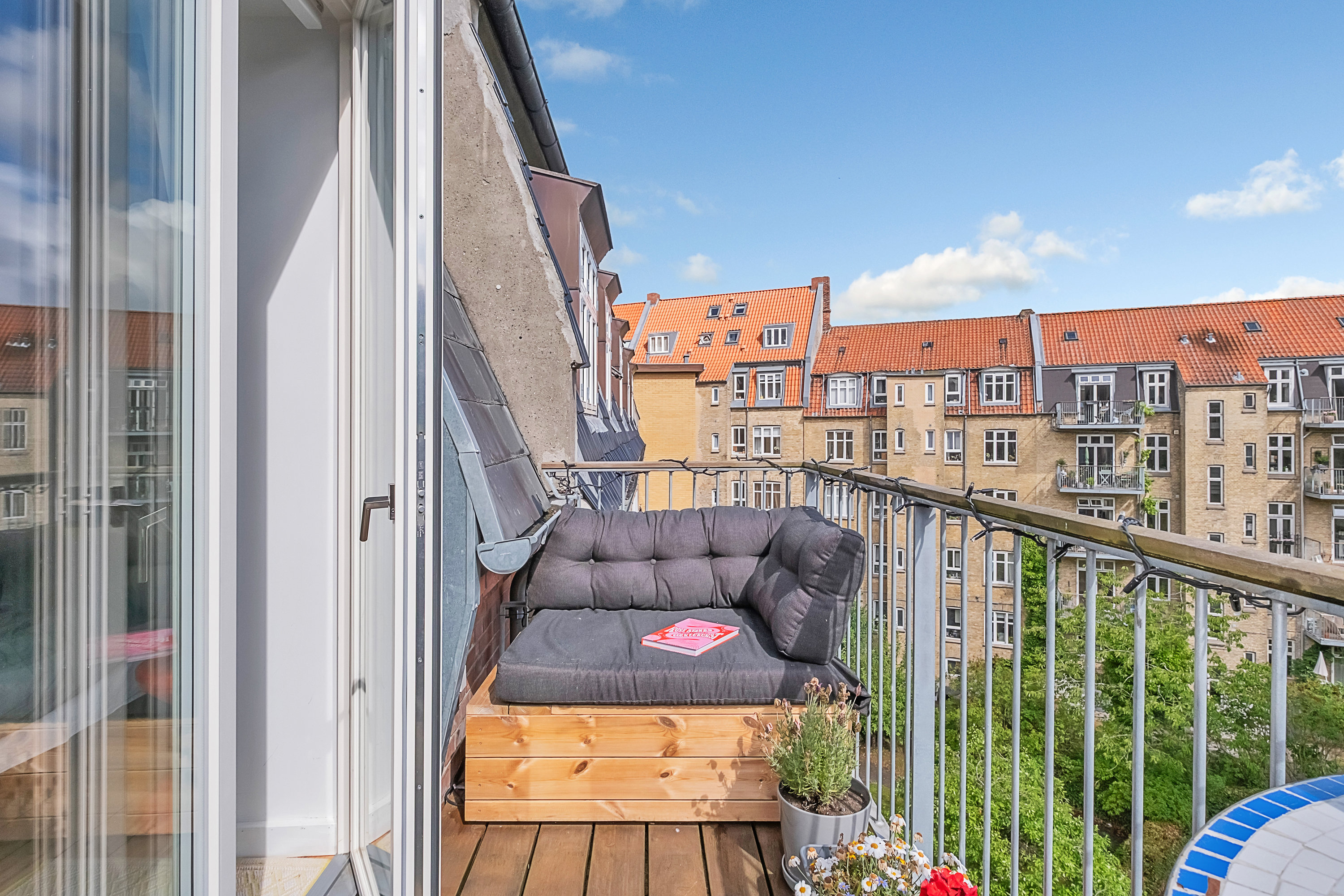 Fremhævet altan billede i fuldskærmstilstand. Billede af Dalgas Avenue 17, 4. th., 8000 Aarhus C