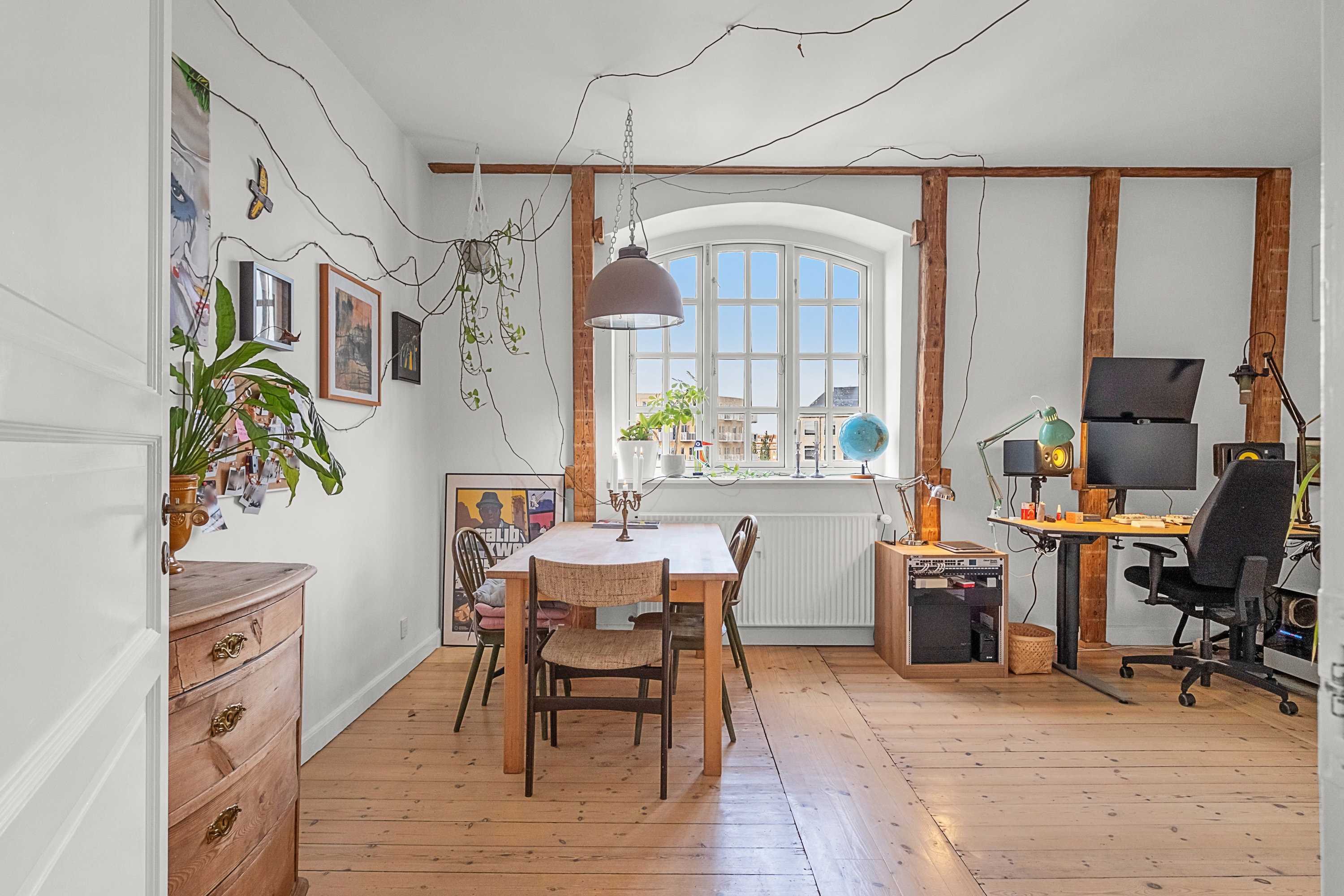 Fremhævet stue billede i fuldskærmstilstand. Billede af Dalgas Avenue 17, 4. th., 8000 Aarhus C