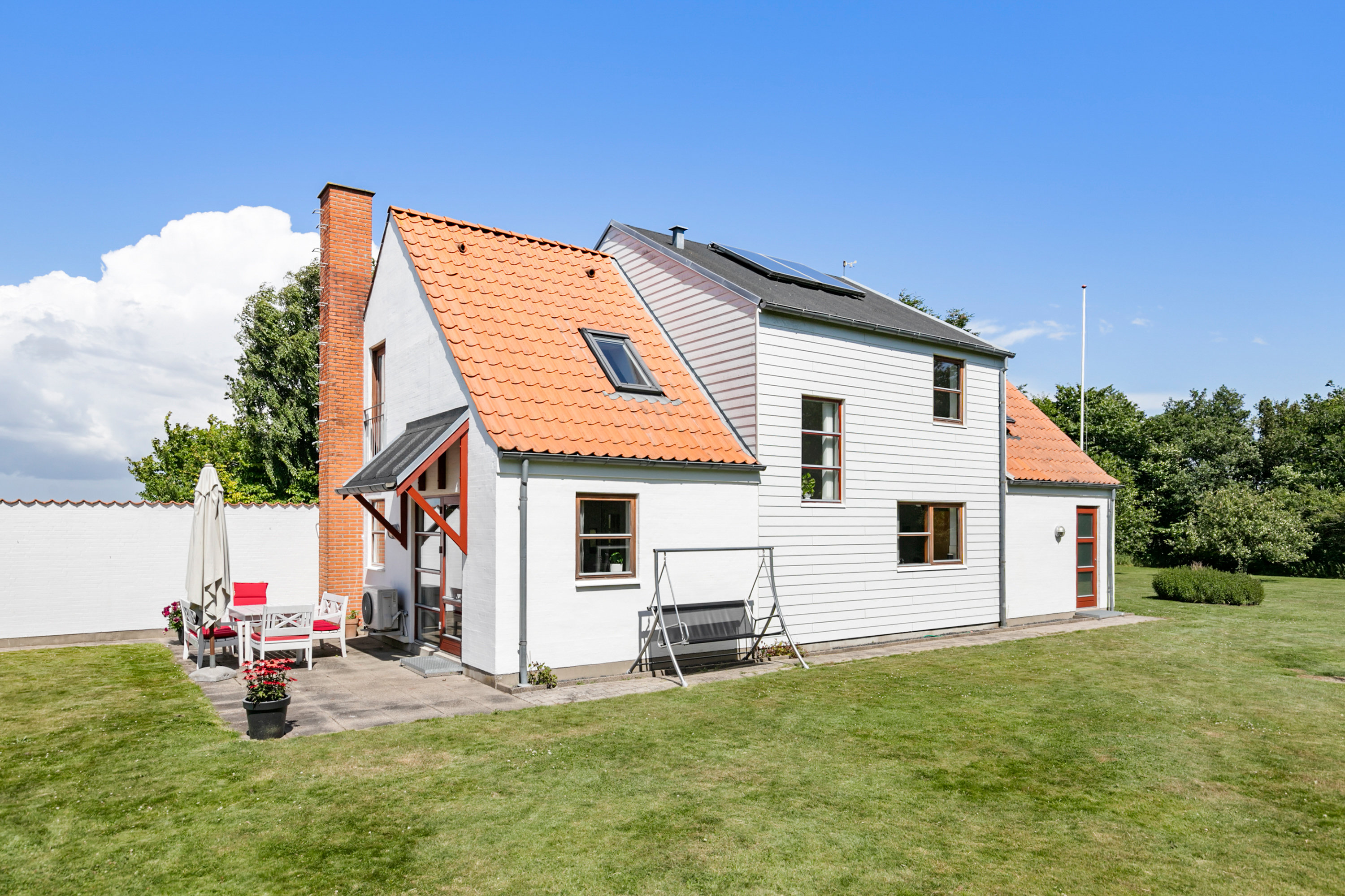 Fremhævet facade billede i fuldskærmstilstand. Billede af Holtevej 75, Serritslev, 9700 Brønderslev