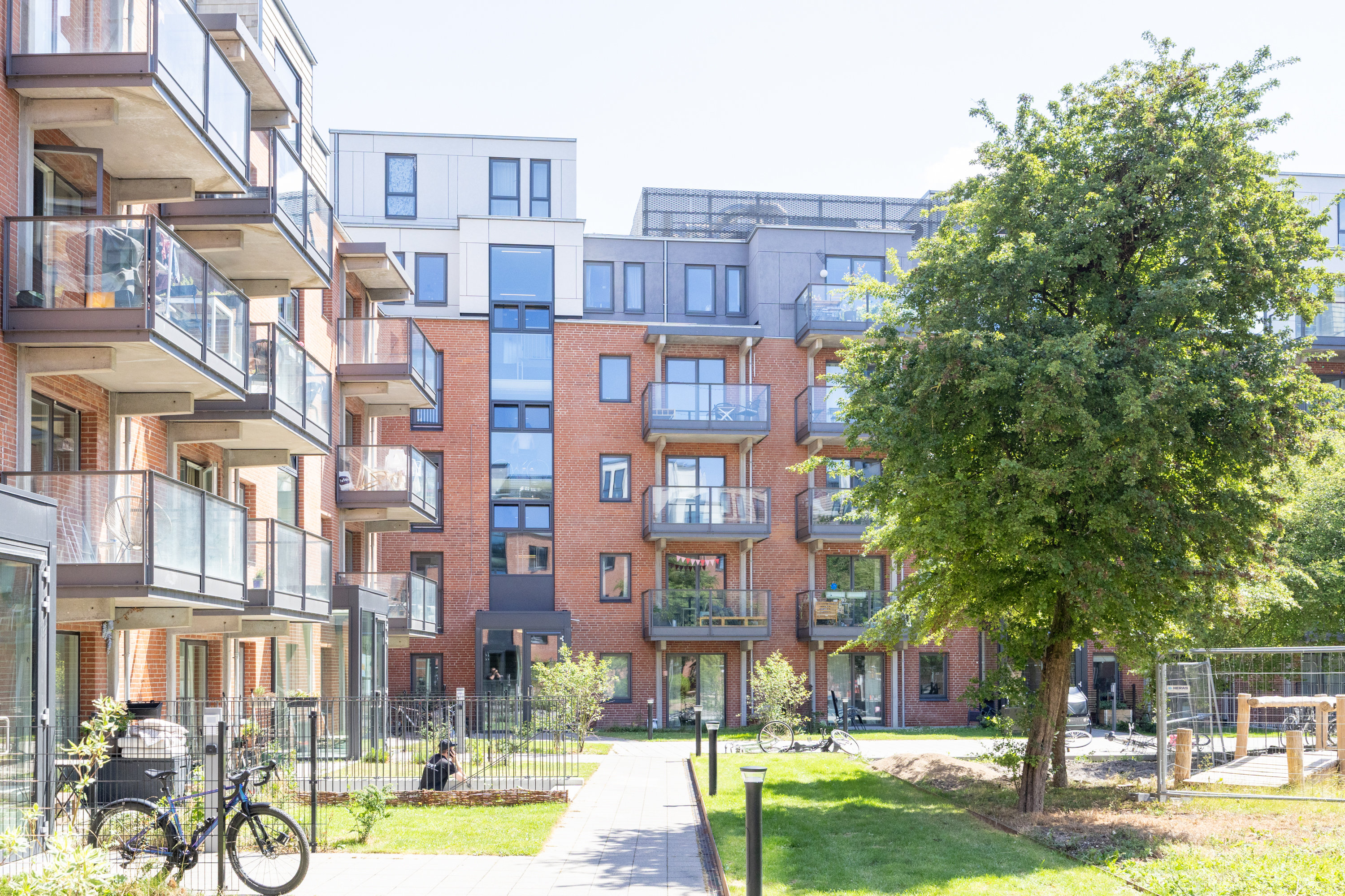Fremhævet andet billede i fuldskærmstilstand. Billede af Mjølnerparken 40, 2. th., 2200 København N