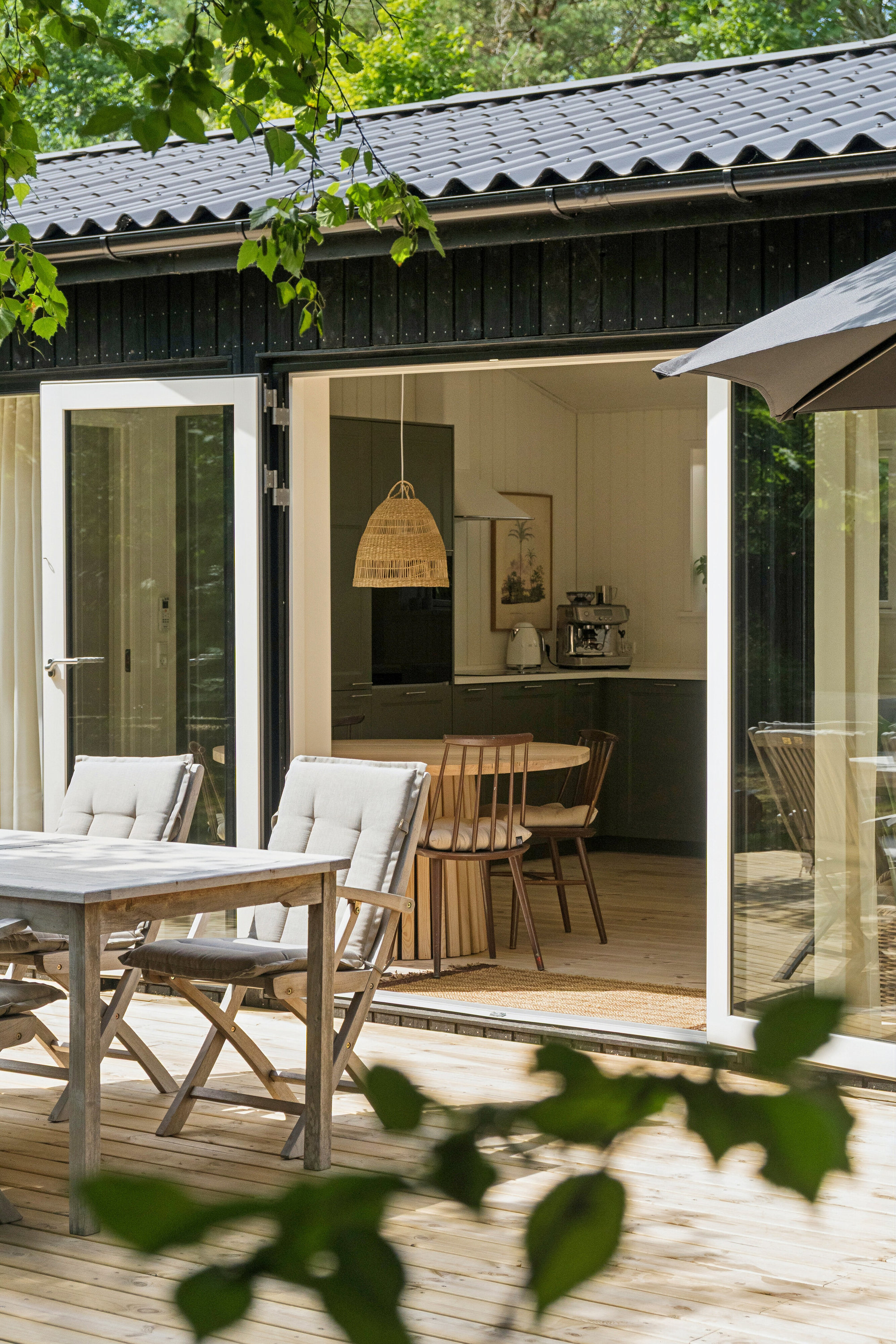 Fremhævet terrasse billede i fuldskærmstilstand. Billede af Gudmindrup Strandvej 44, Gudmindrup Lyng, 4573 Højby