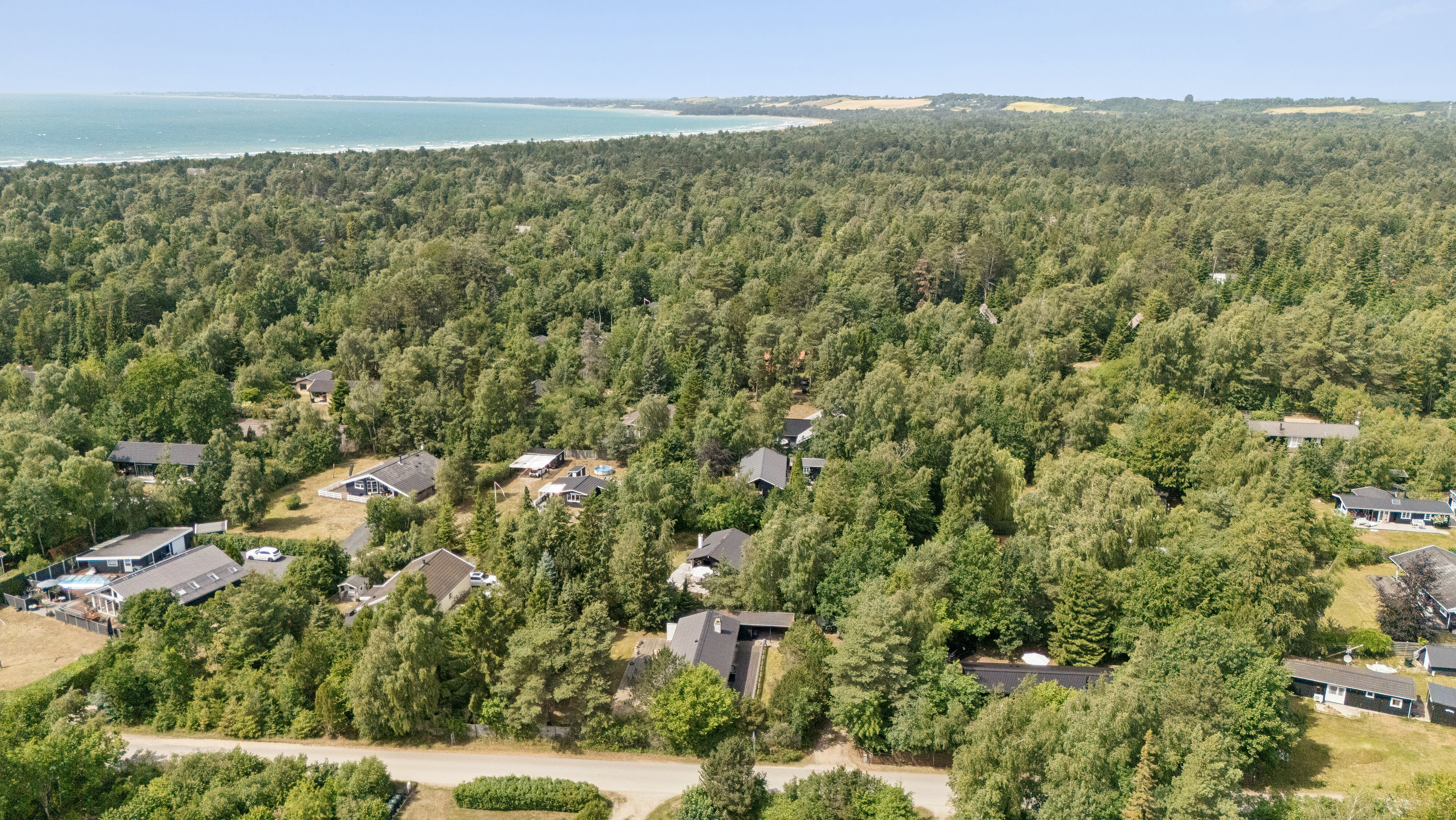 Fremhævet luftfoto billede i fuldskærmstilstand. Billede af Gudmindrup Strandvej 44, Gudmindrup Lyng, 4573 Højby