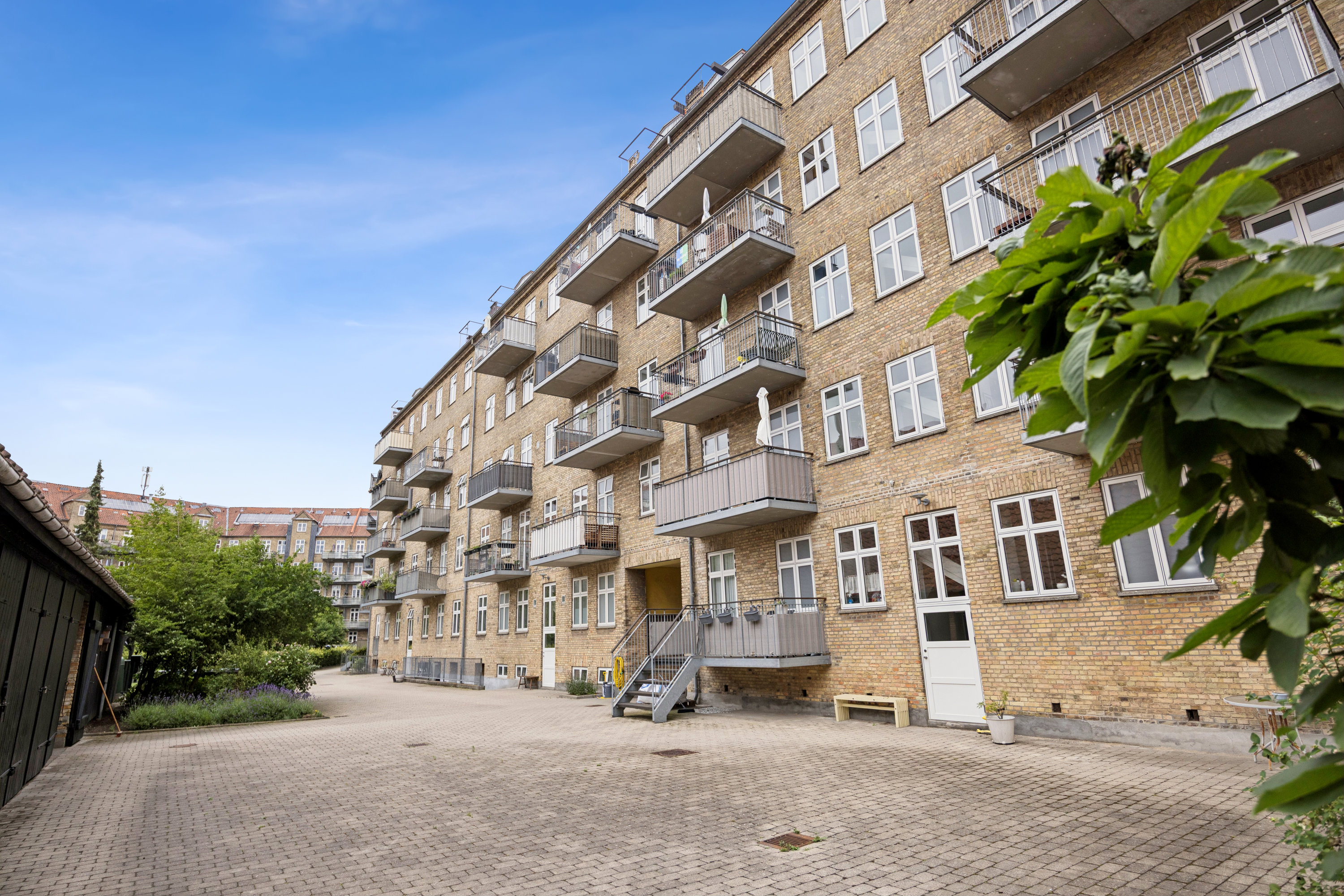 Fremhævet andet billede i fuldskærmstilstand. Billede af H. Schneekloths Vej 3, 3. th., 2000 Frederiksberg