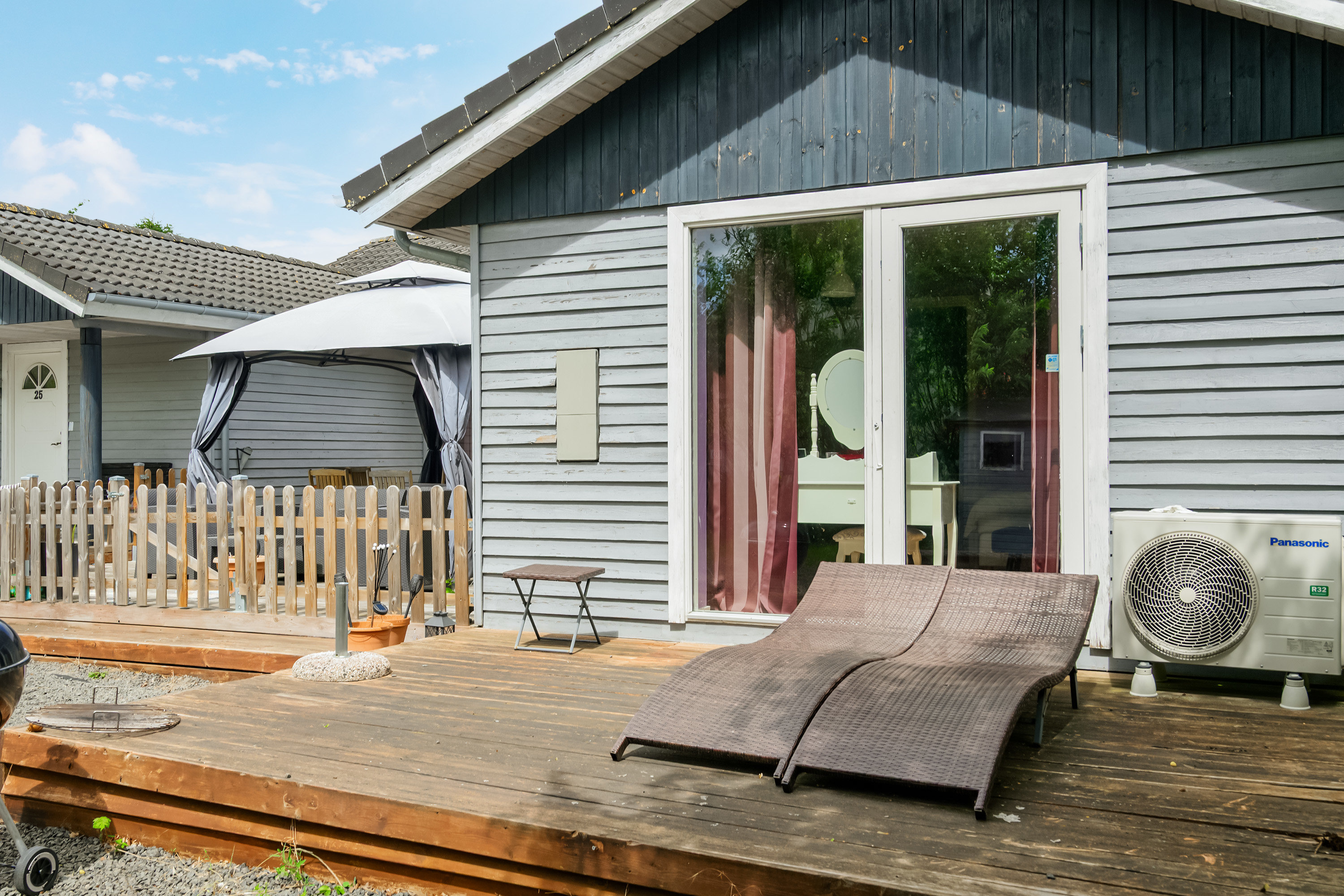 Fremhævet terrasse billede i fuldskærmstilstand. Billede af Marielyst Strandvej 25, Marielyst, 4873 Væggerløse