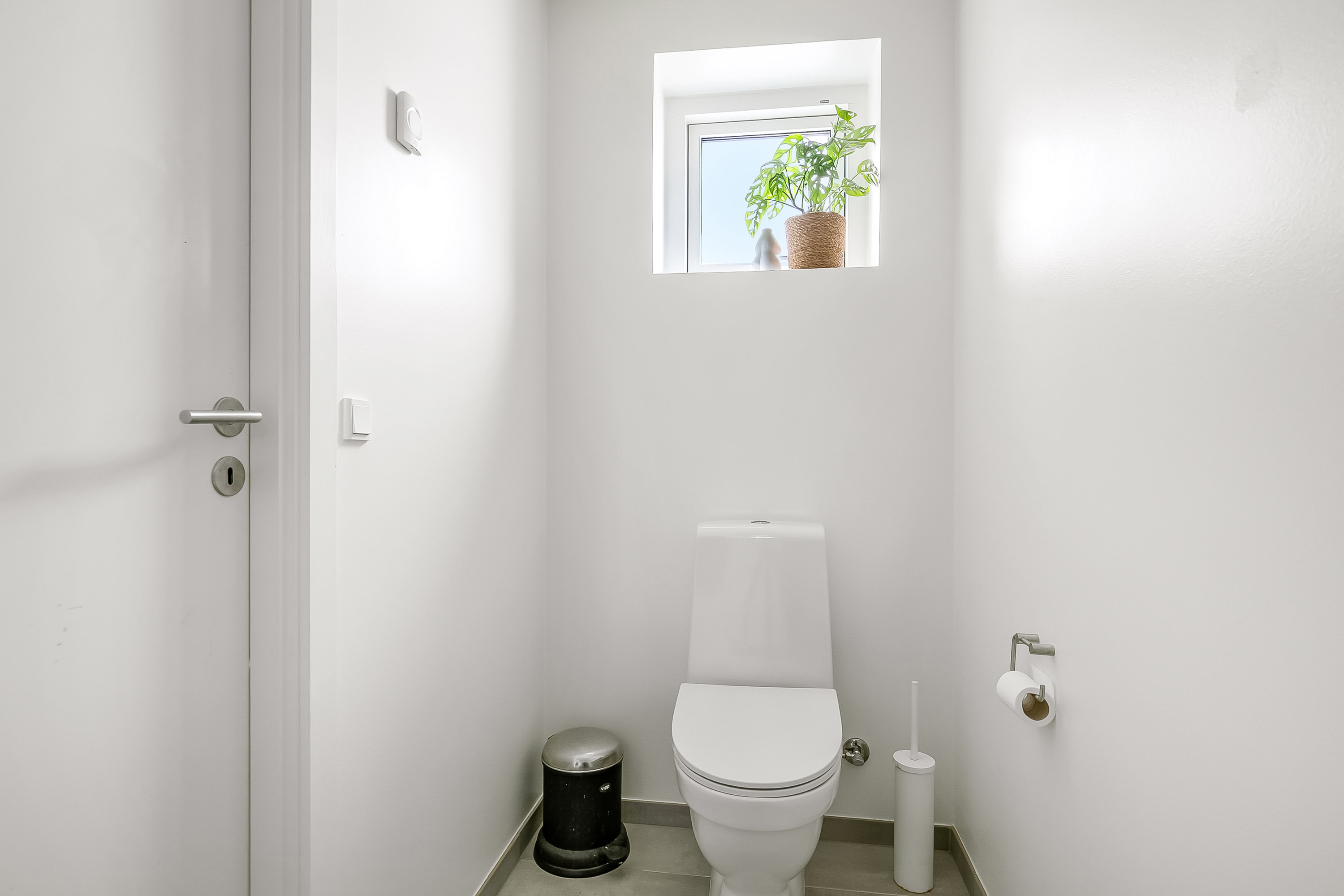 Fremhævet gæstetoilet billede i fuldskærmstilstand. Billede af Skolebakken 36F, Strandhuse, 6000 Kolding