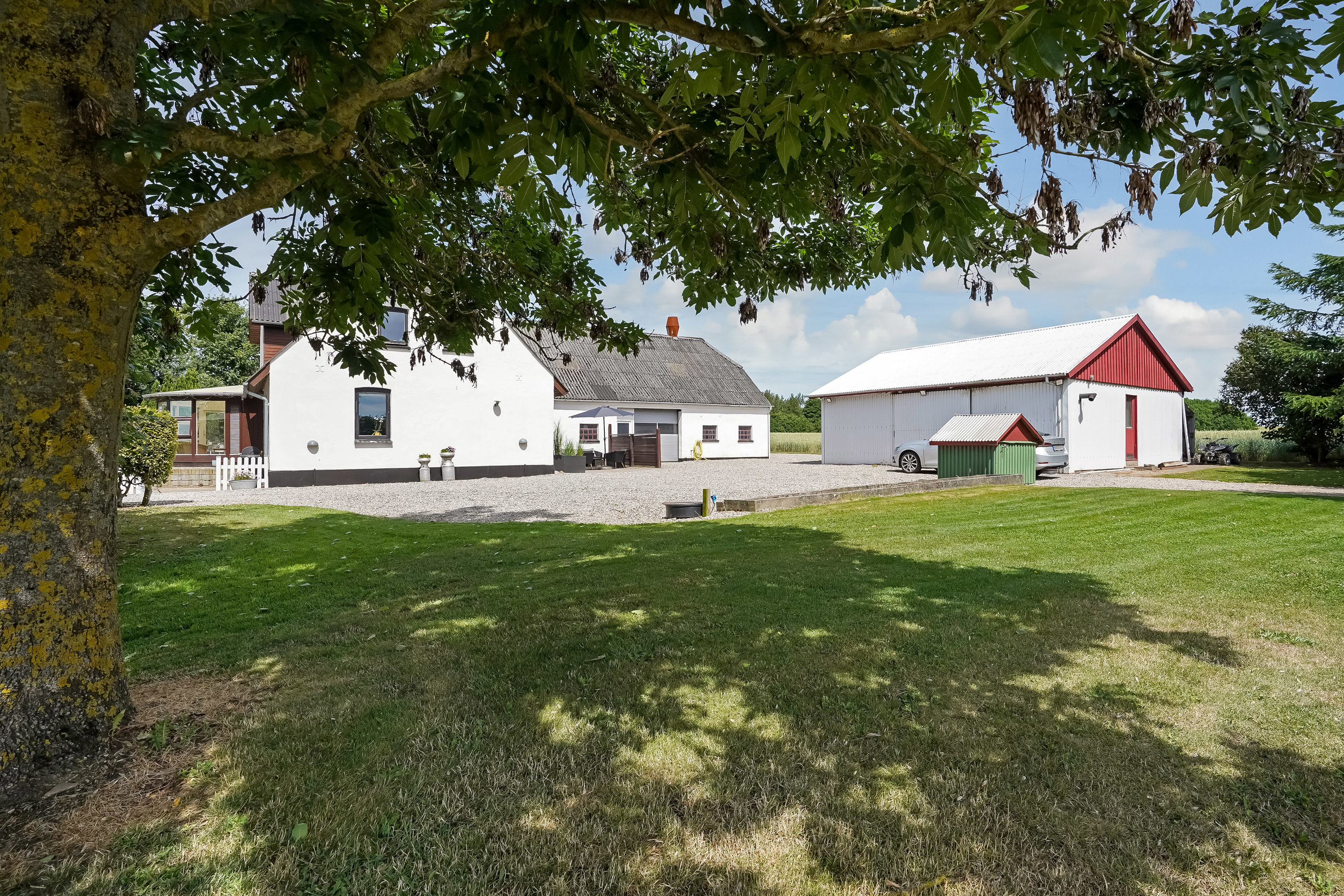 Fremhævet dejlig have  billede i fuldskærmstilstand. Billede af Dyregårdsvej 18, Tårup, 5591 Gelsted