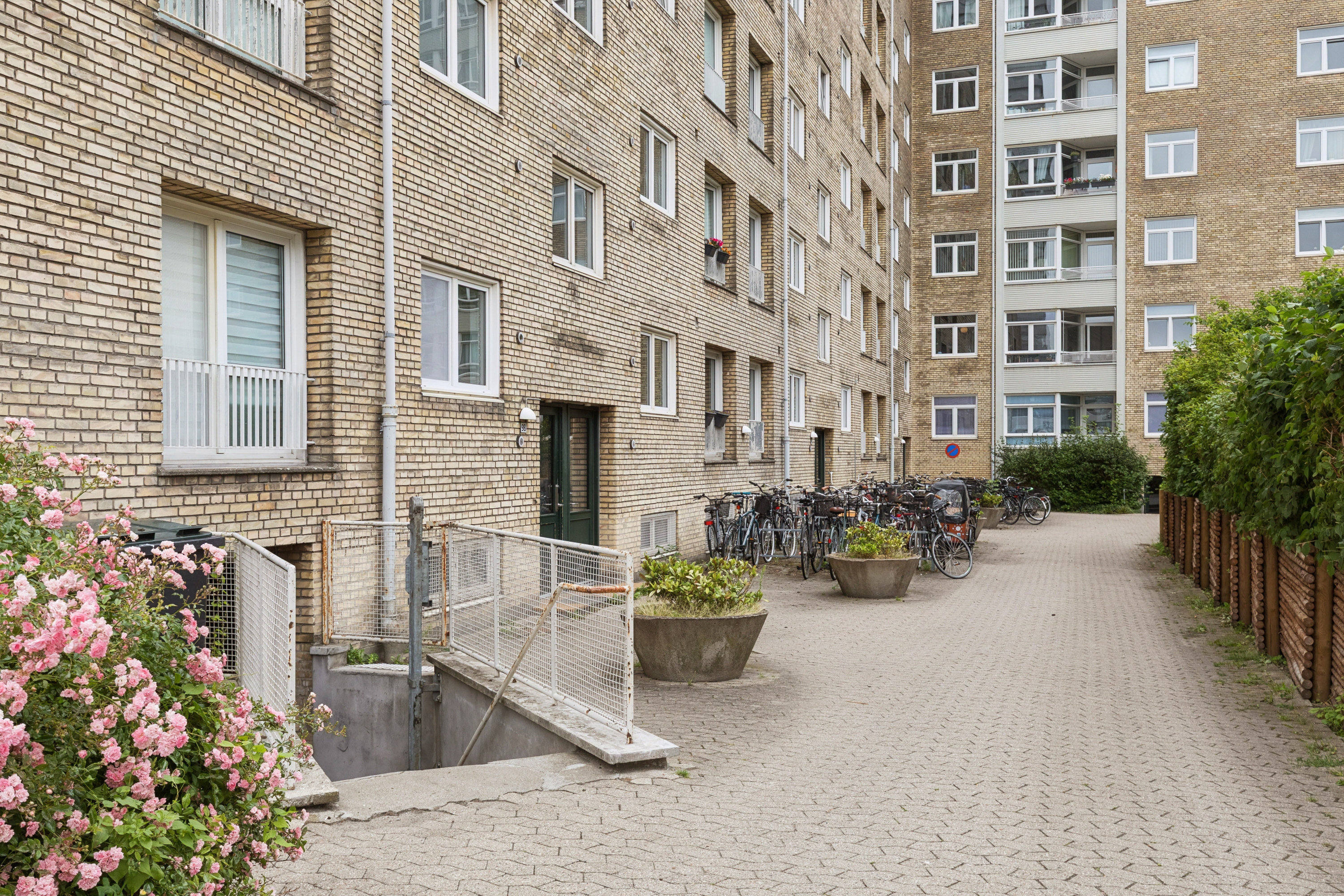 Fremhævet andet billede i fuldskærmstilstand. Billede af Roskildevej 98, 6. mf., 2000 Frederiksberg