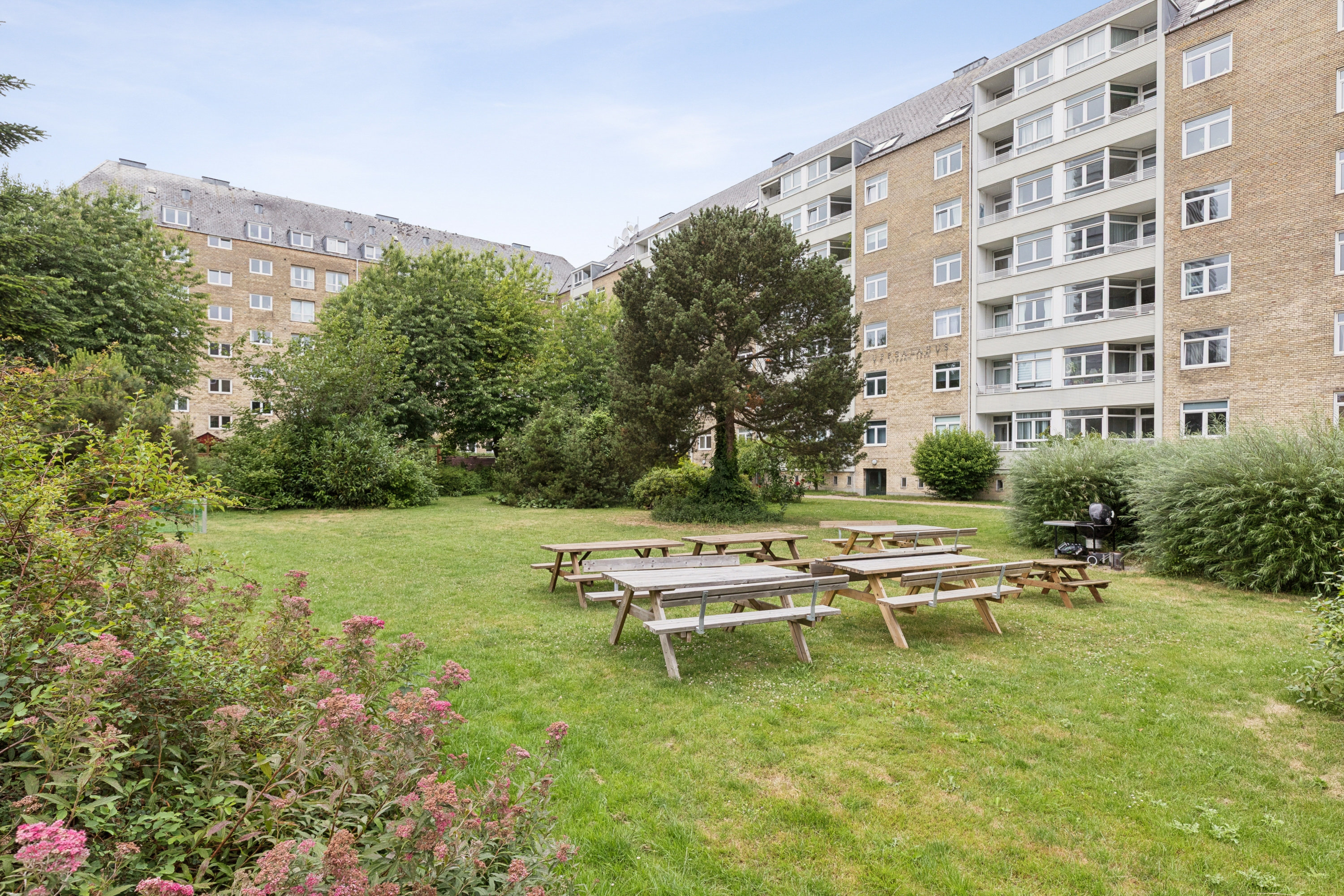 Fremhævet gårdmiljø billede i fuldskærmstilstand. Billede af Roskildevej 98, 6. mf., 2000 Frederiksberg