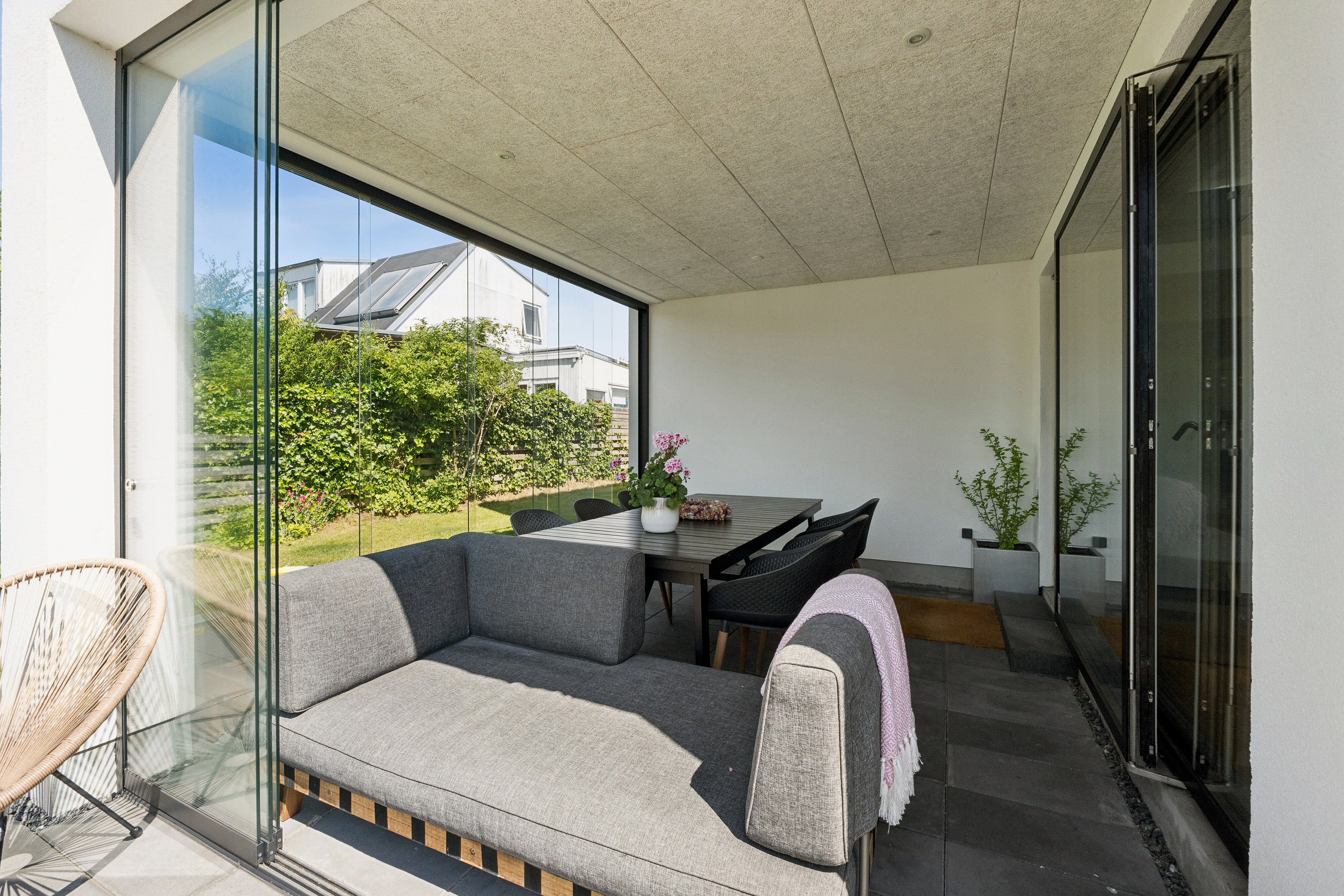 Fremhævet overdækket terrasse billede i fuldskærmstilstand. Billede af J.F. Willumsens Vej 6, 8270 Højbjerg
