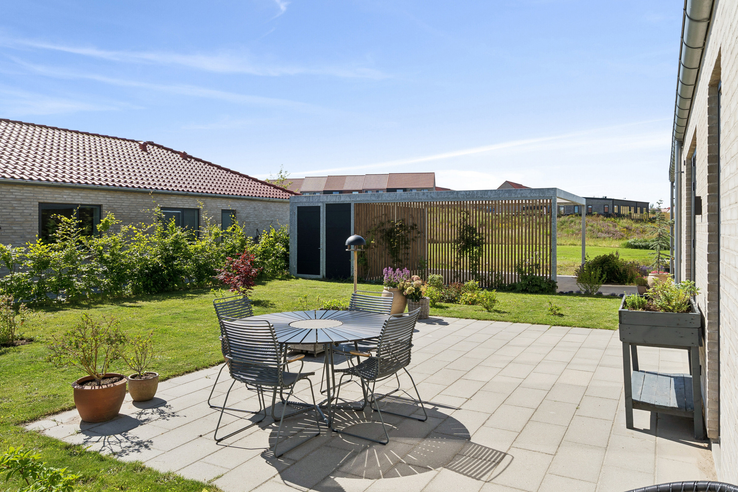 Fremhævet terrasse billede i fuldskærmstilstand. Billede af Bispevænget 10, 4720 Præstø
