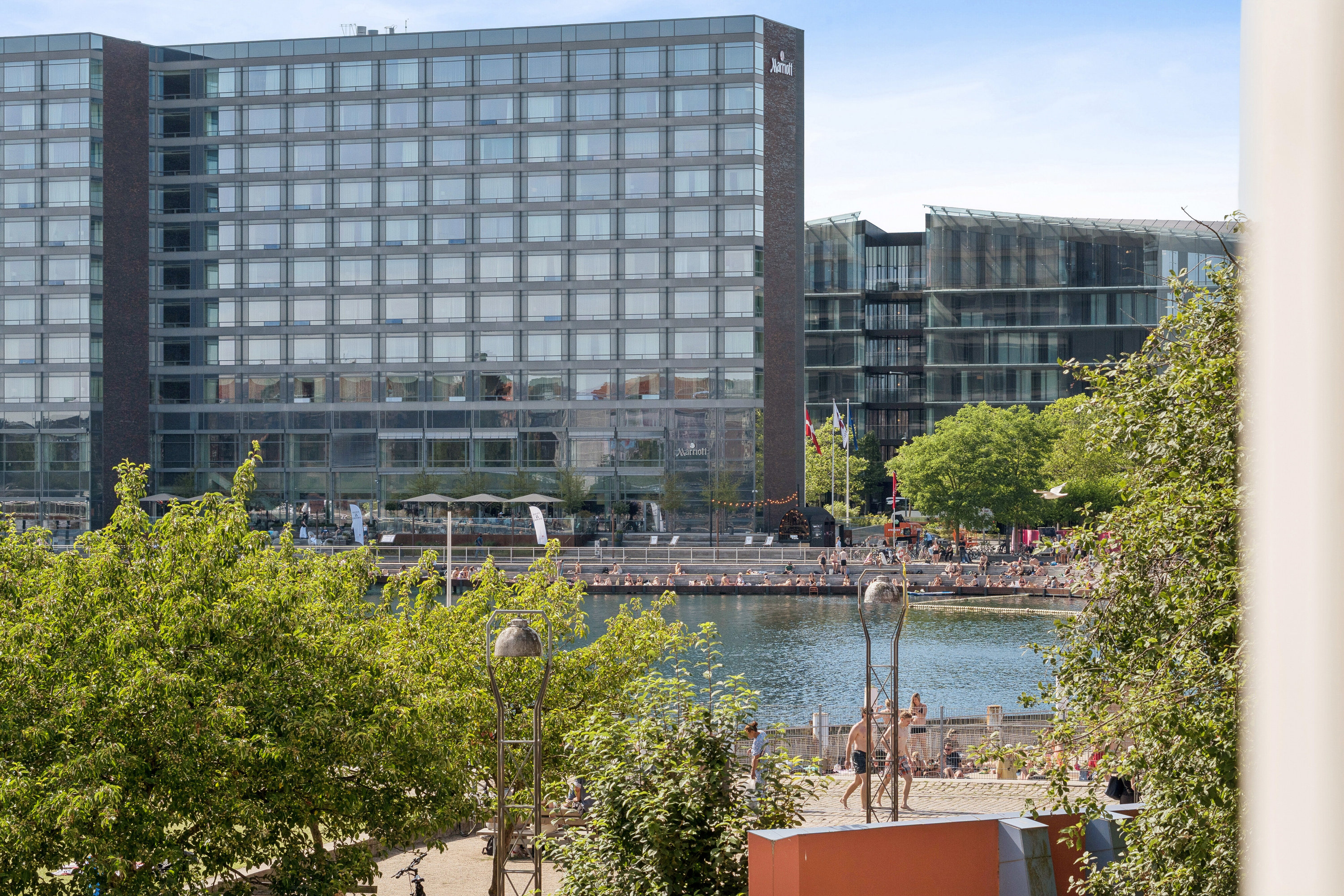 Fremhævet udendørs billede i fuldskærmstilstand. Billede af Islands Brygge 13, 1. tv., 2300 København S