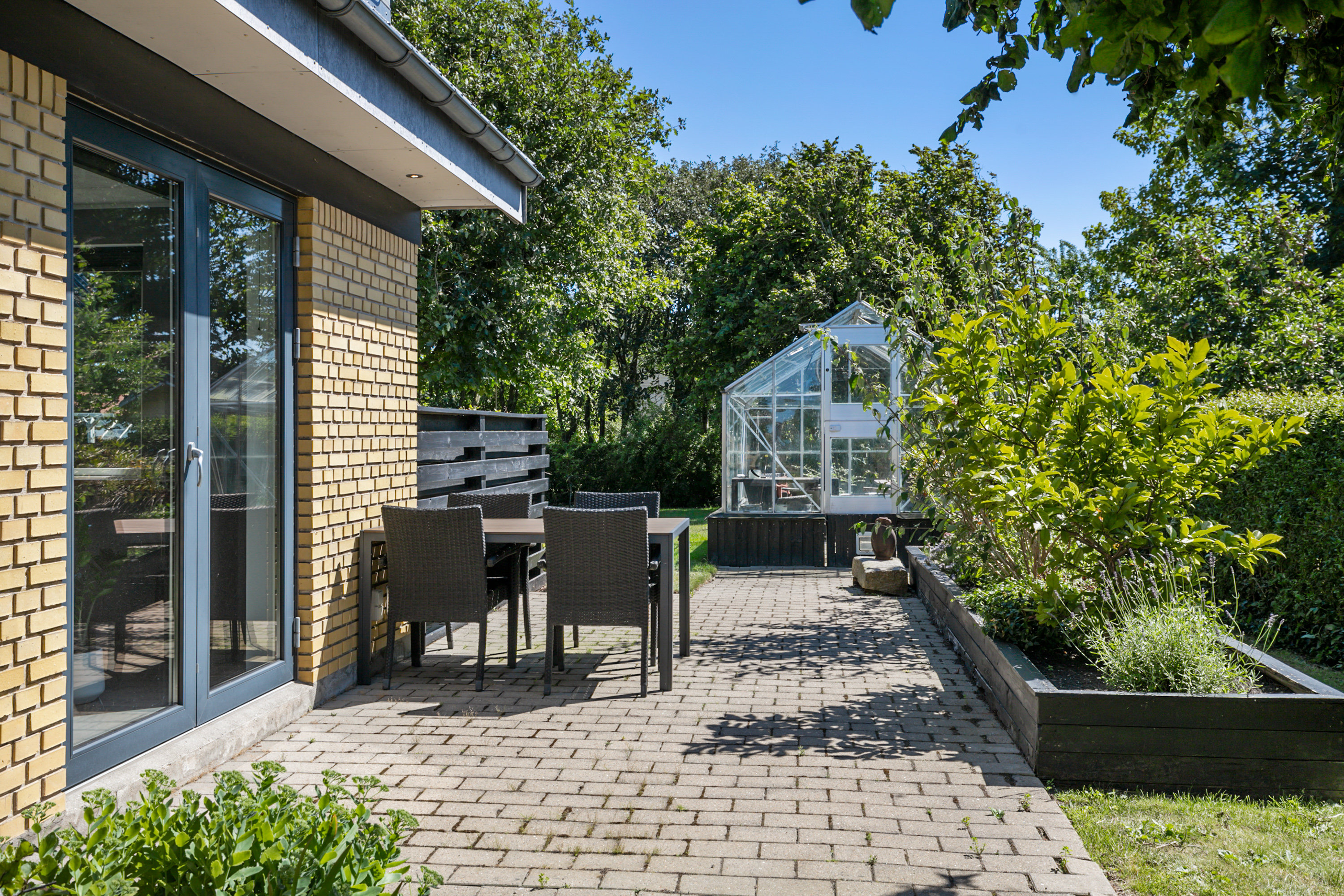 Fremhævet terrasse billede i fuldskærmstilstand. Billede af Syrenvej 7, 9460 Brovst