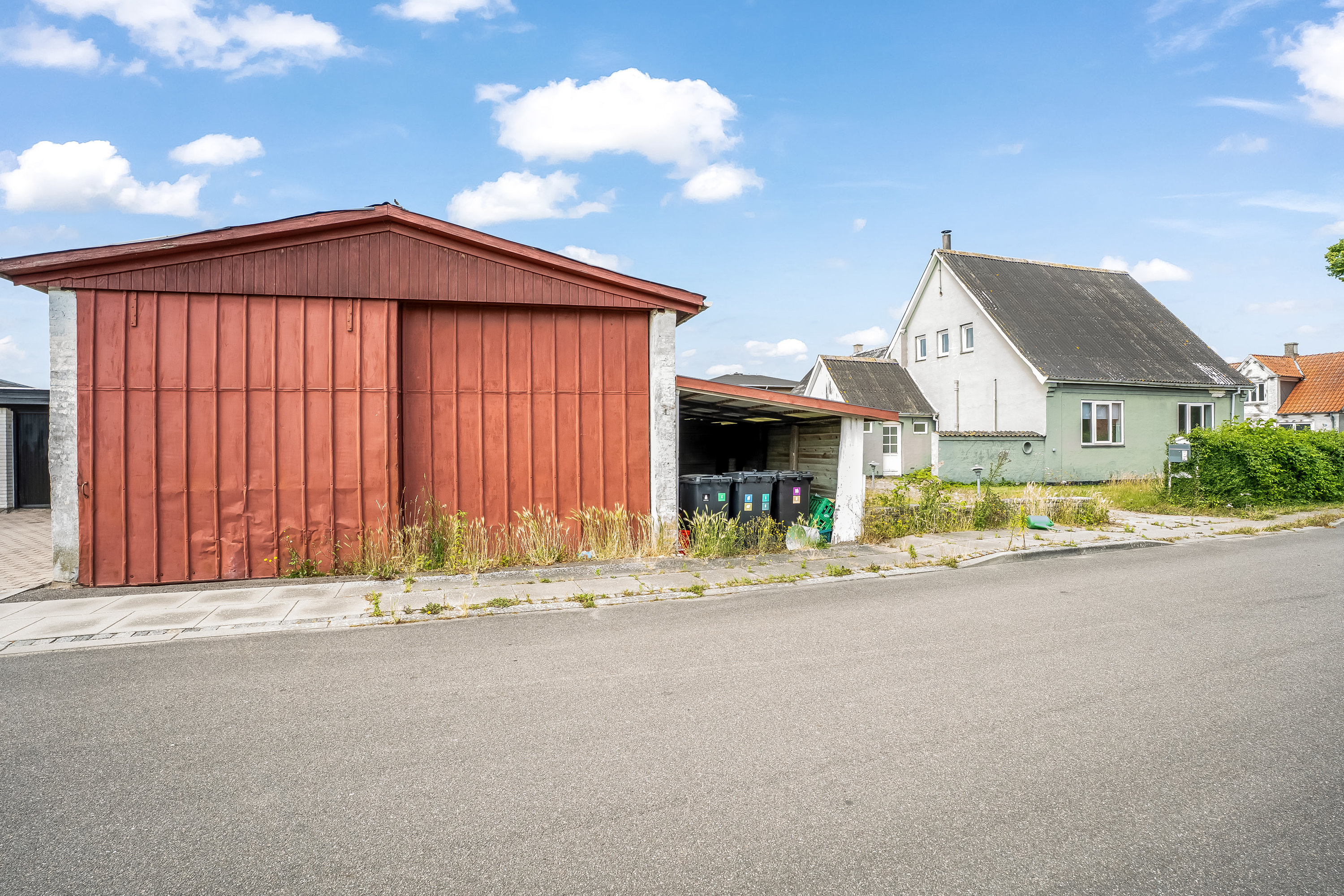 Fremhævet facade billede i fuldskærmstilstand. Billede af Årbyesvej 29, 4970 Rødby