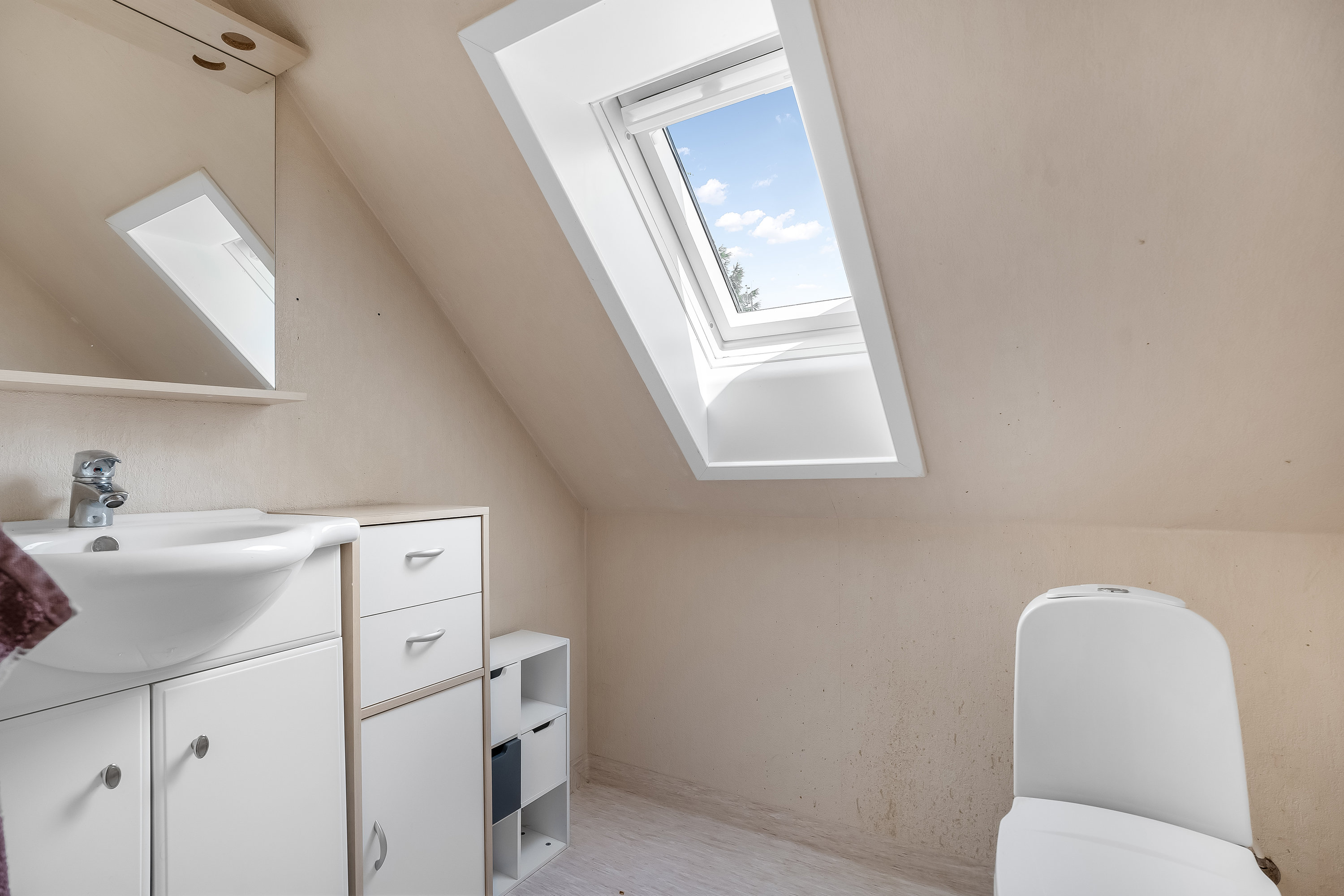 Fremhævet toilet billede i fuldskærmstilstand. Billede af Humlehaven 5, 4894 Øster Ulslev