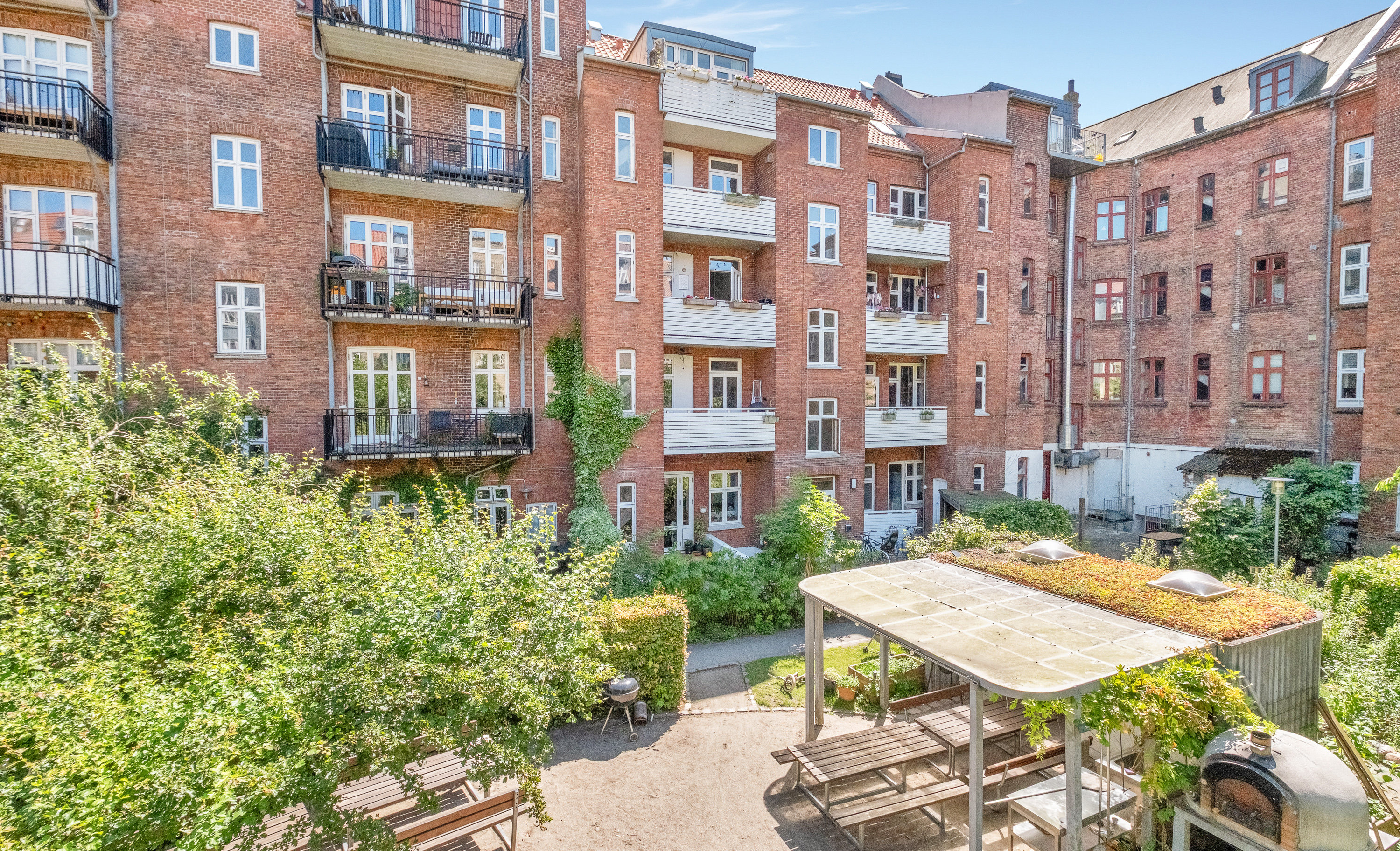 Fremhævet gårdmiljø billede i fuldskærmstilstand. Billede af Mejlgade 87, 2. tv., 8000 Aarhus C