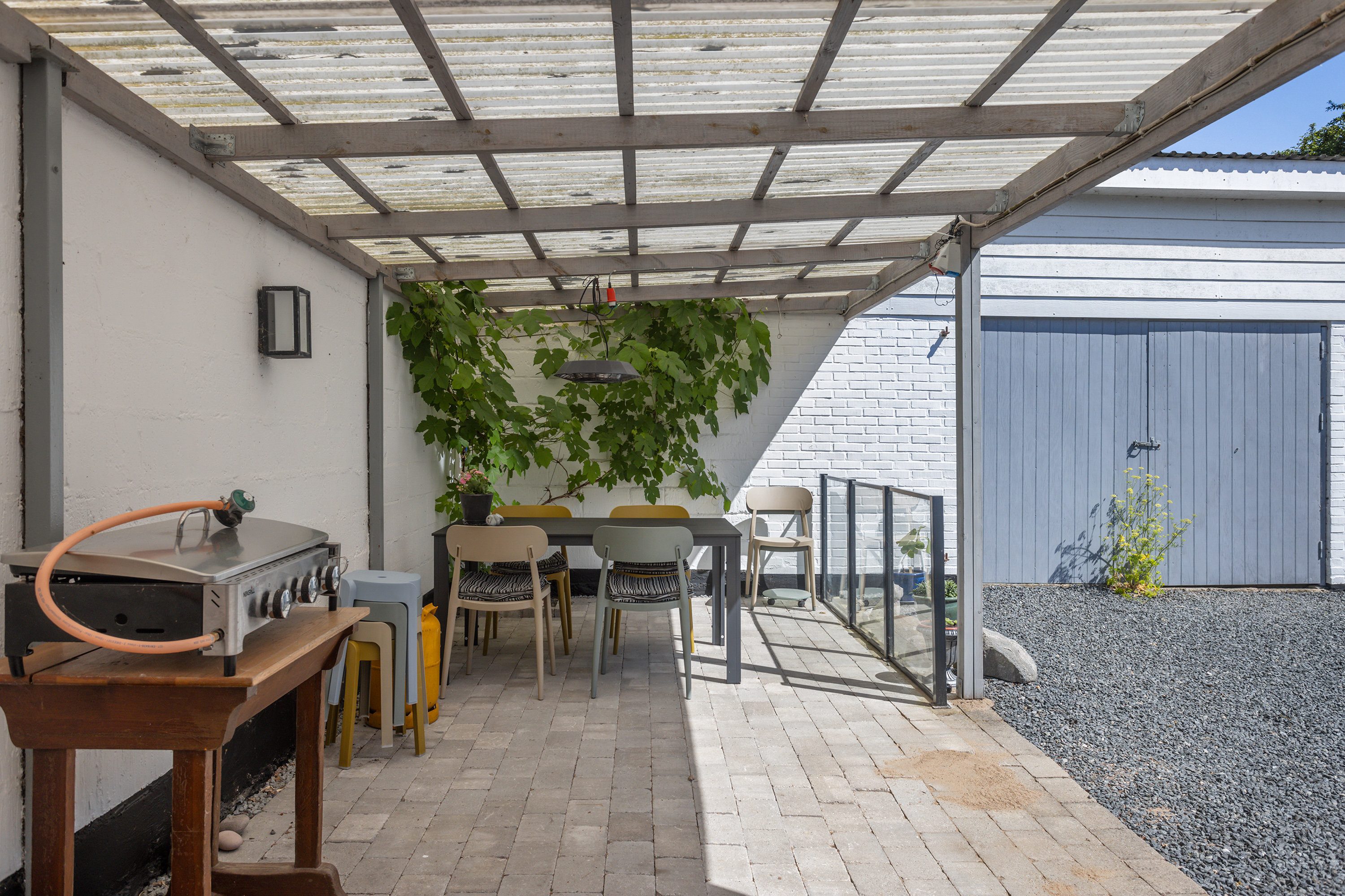 Fremhævet overdækket terrasse billede i fuldskærmstilstand. Billede af Skiverenvej 55, 9830 Tårs