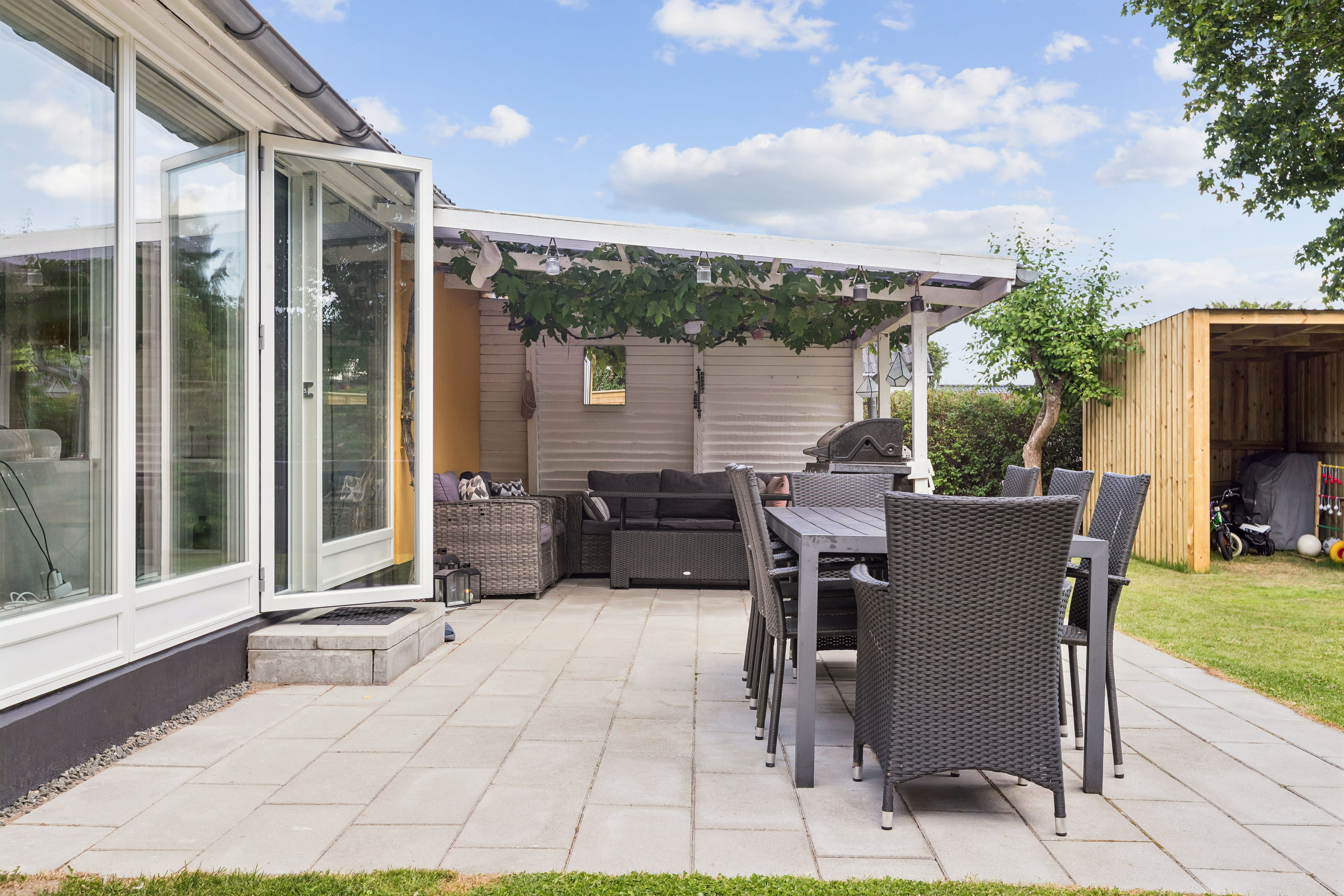 Fremhævet terrasse billede i fuldskærmstilstand. Billede af Strongvej 60, 2630 Taastrup