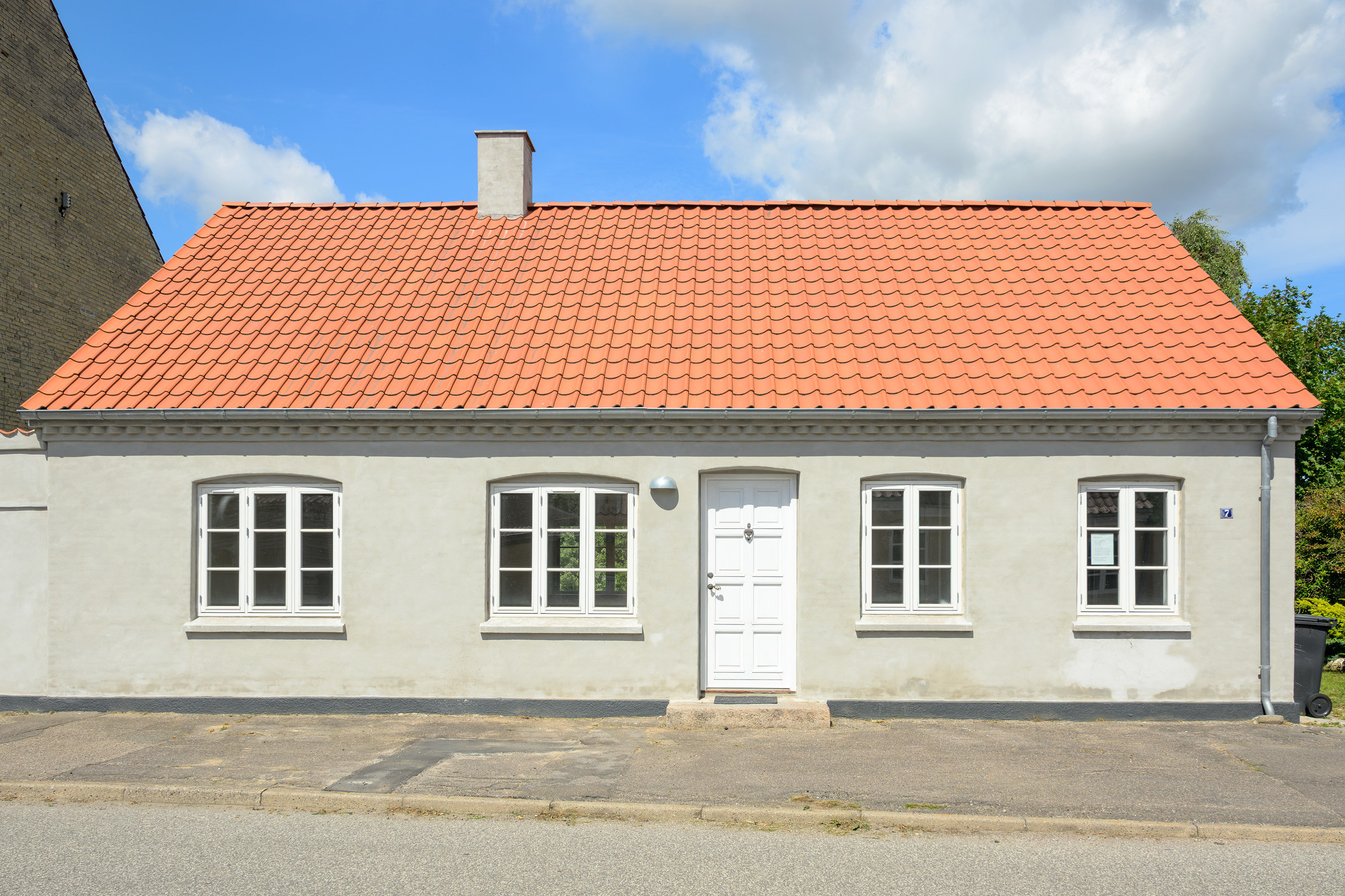 Fremhævet facade billede i fuldskærmstilstand. Billede af Østergade 7, 4863 Eskilstrup