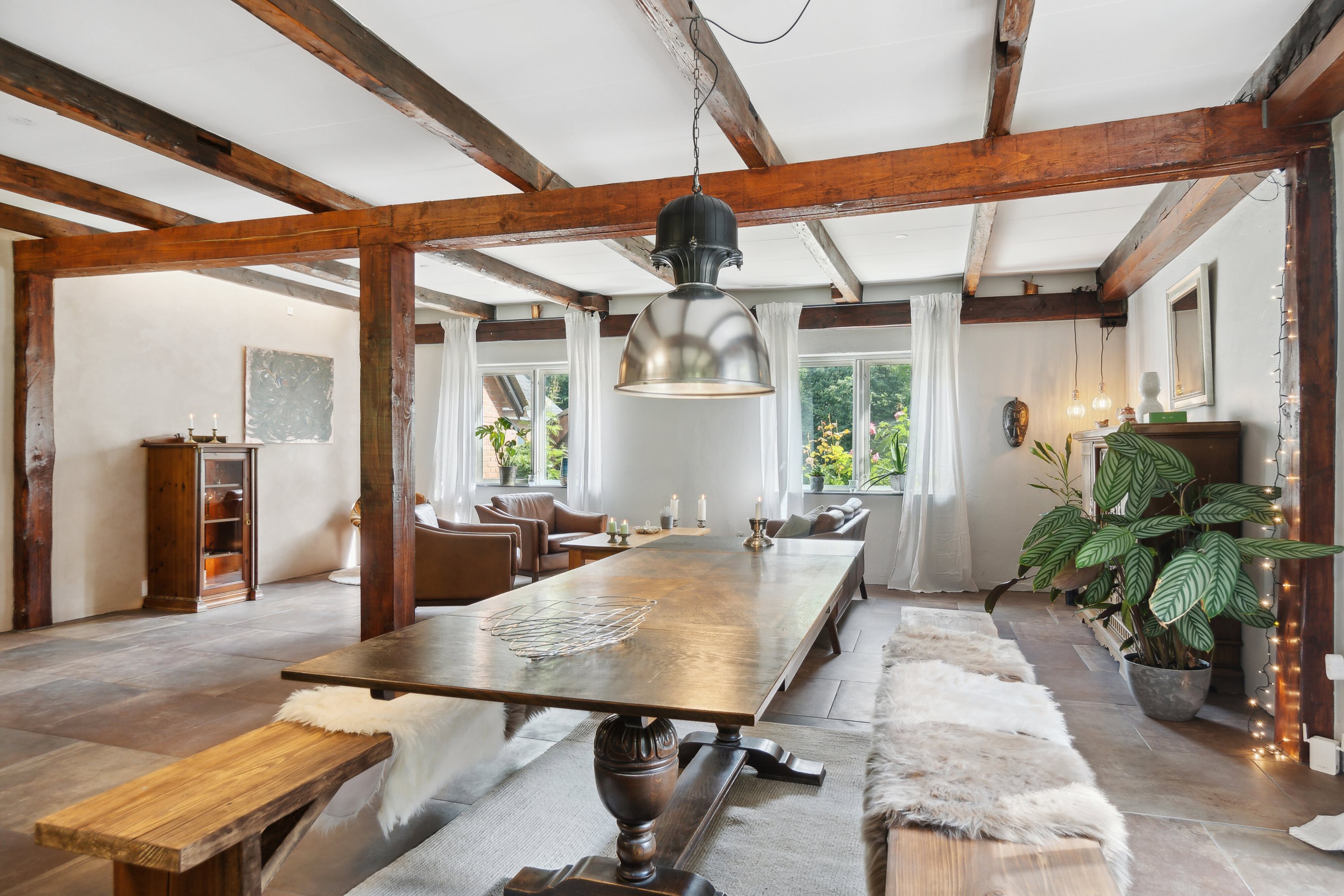 Fremhævet stue billede i fuldskærmstilstand. Billede af Svostrupvej 27, 8883 Gjern