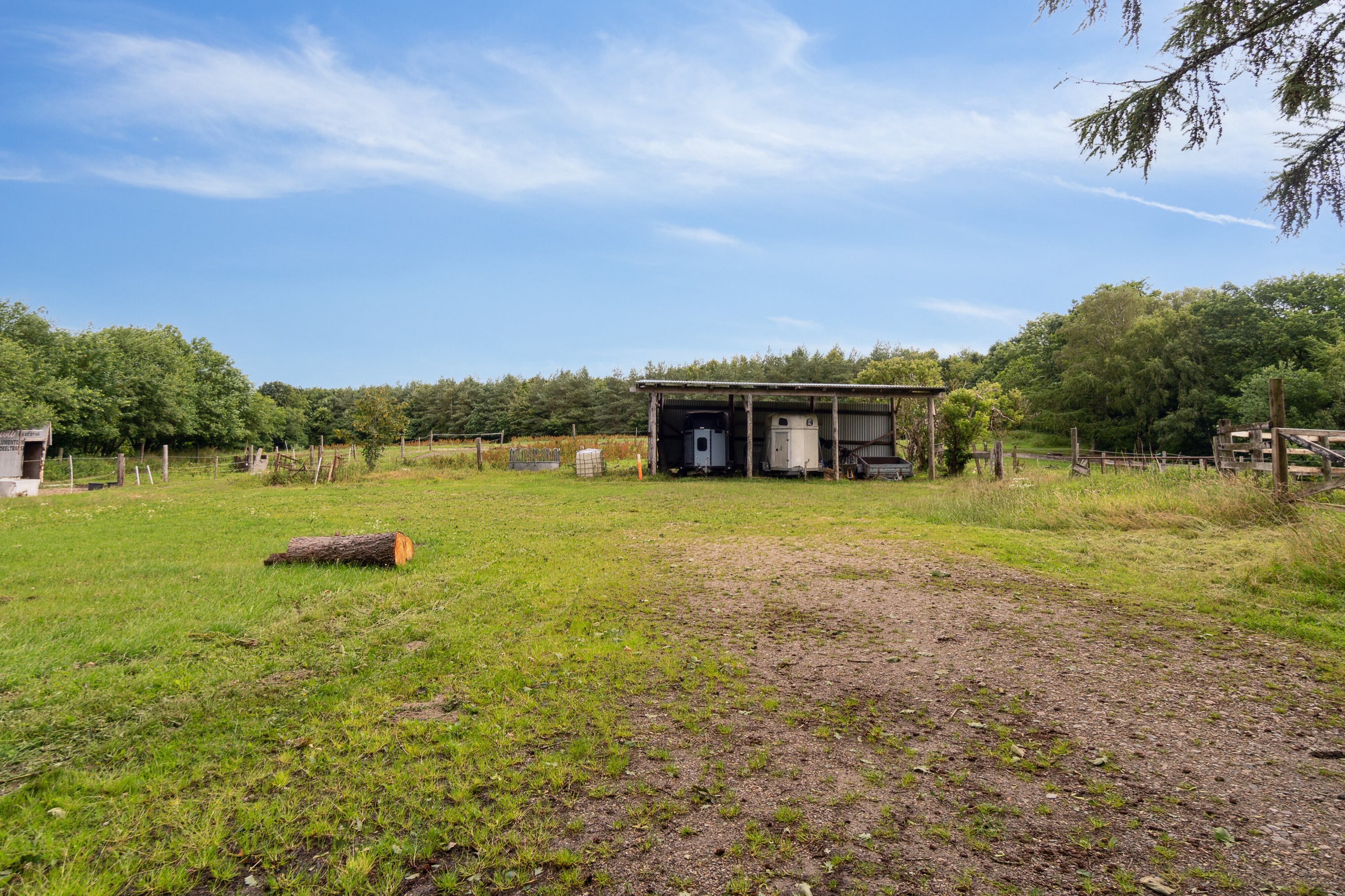 Fremhævet set fra haven billede i fuldskærmstilstand. Billede af Svostrupvej 27, 8883 Gjern