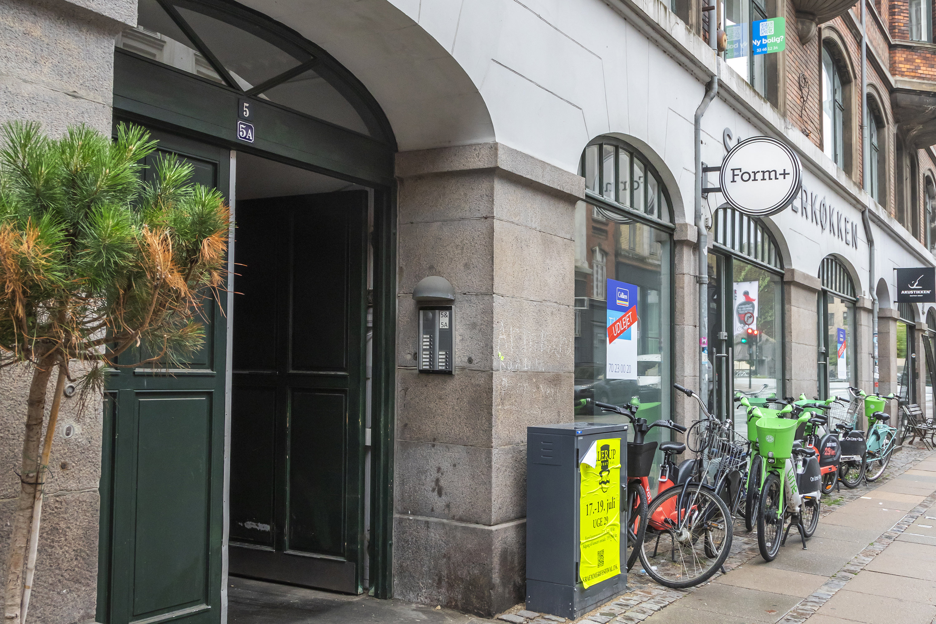 Fremhævet gårdmiljø billede i fuldskærmstilstand. Billede af Bagerstræde 5, 1. tv., 1617 København V