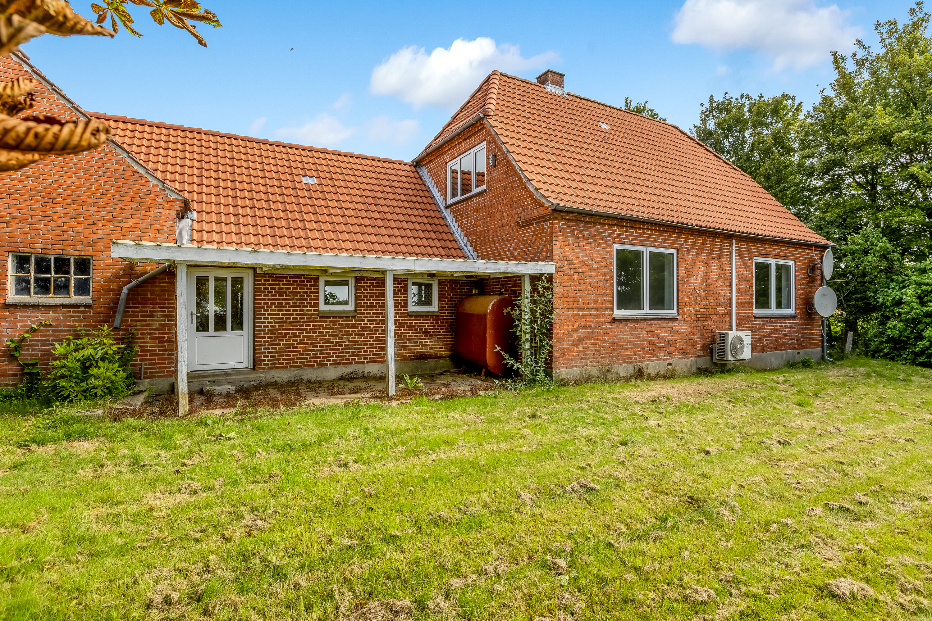 Fremhævet facade billede i fuldskærmstilstand. Billede af Flensborglandevej 23, St Tøndemark, 6270 Tønder