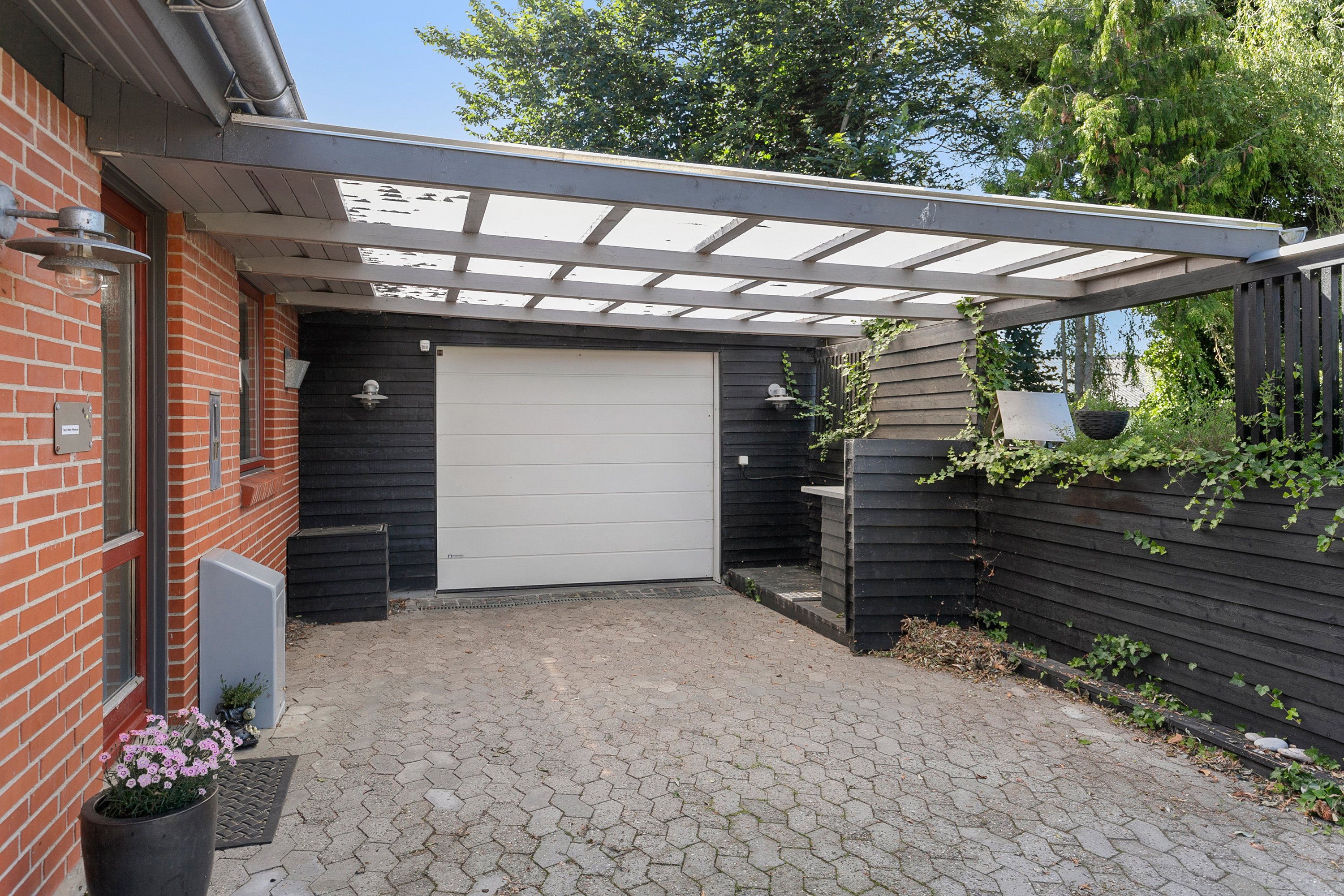 Fremhævet carport billede i fuldskærmstilstand. Billede af Højvang 17B, 9600 Aars